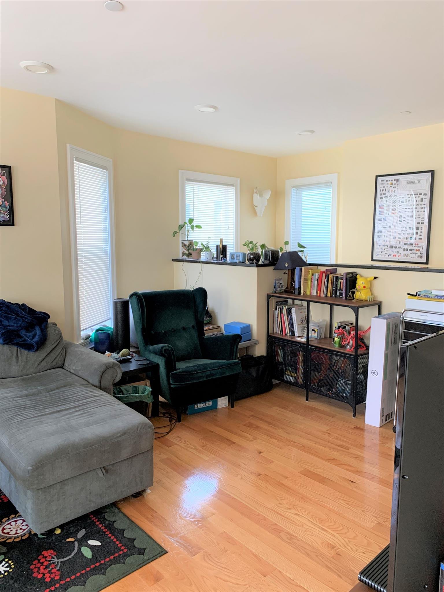 10 Jay St, Davis Square