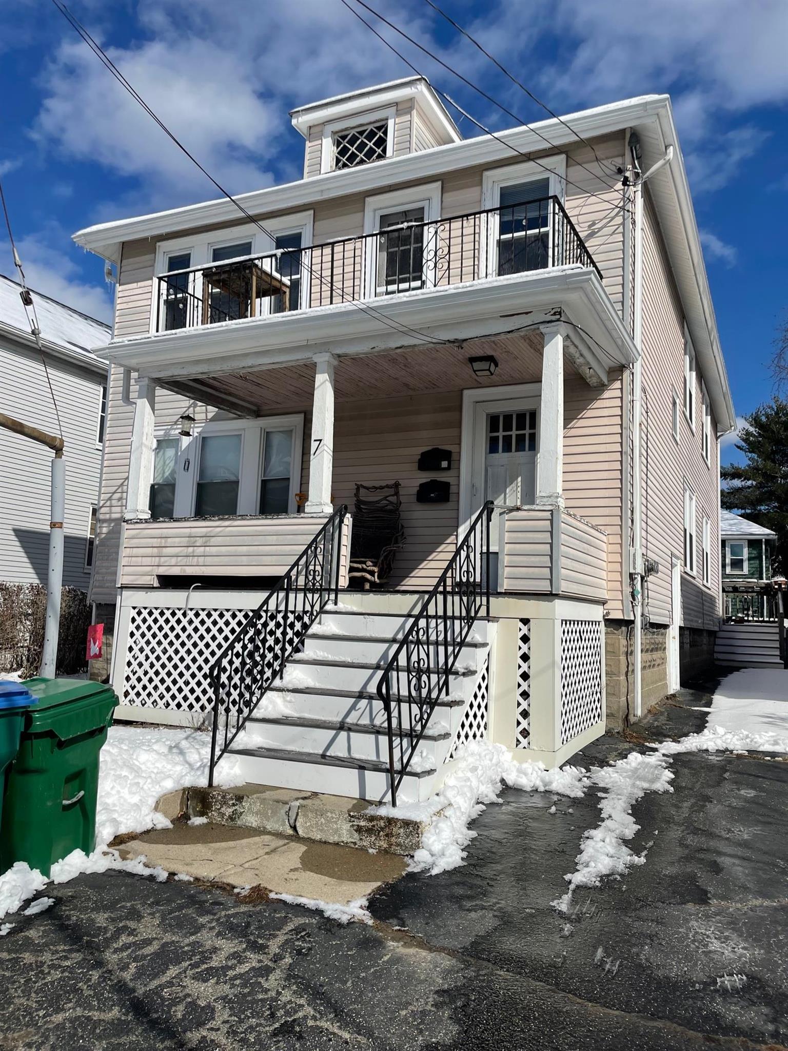 7 Doble Ave, Medford