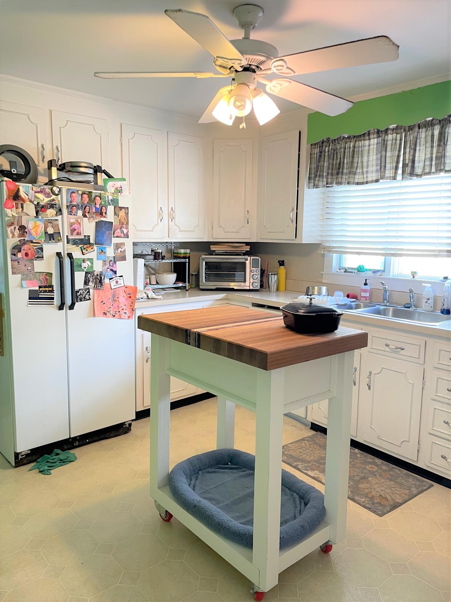 7 Doble Ave, South Medford