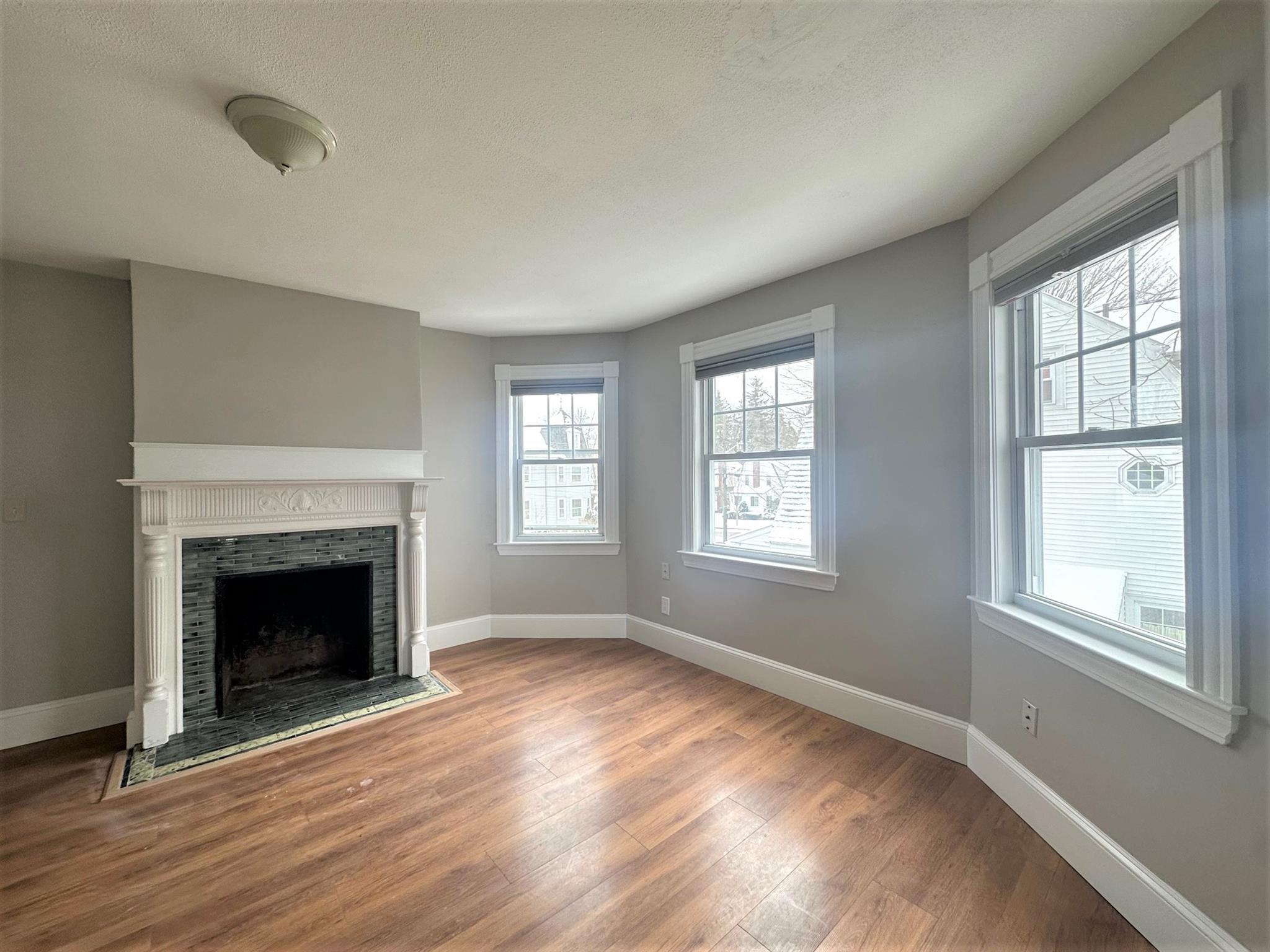 35 College Ave, Medford