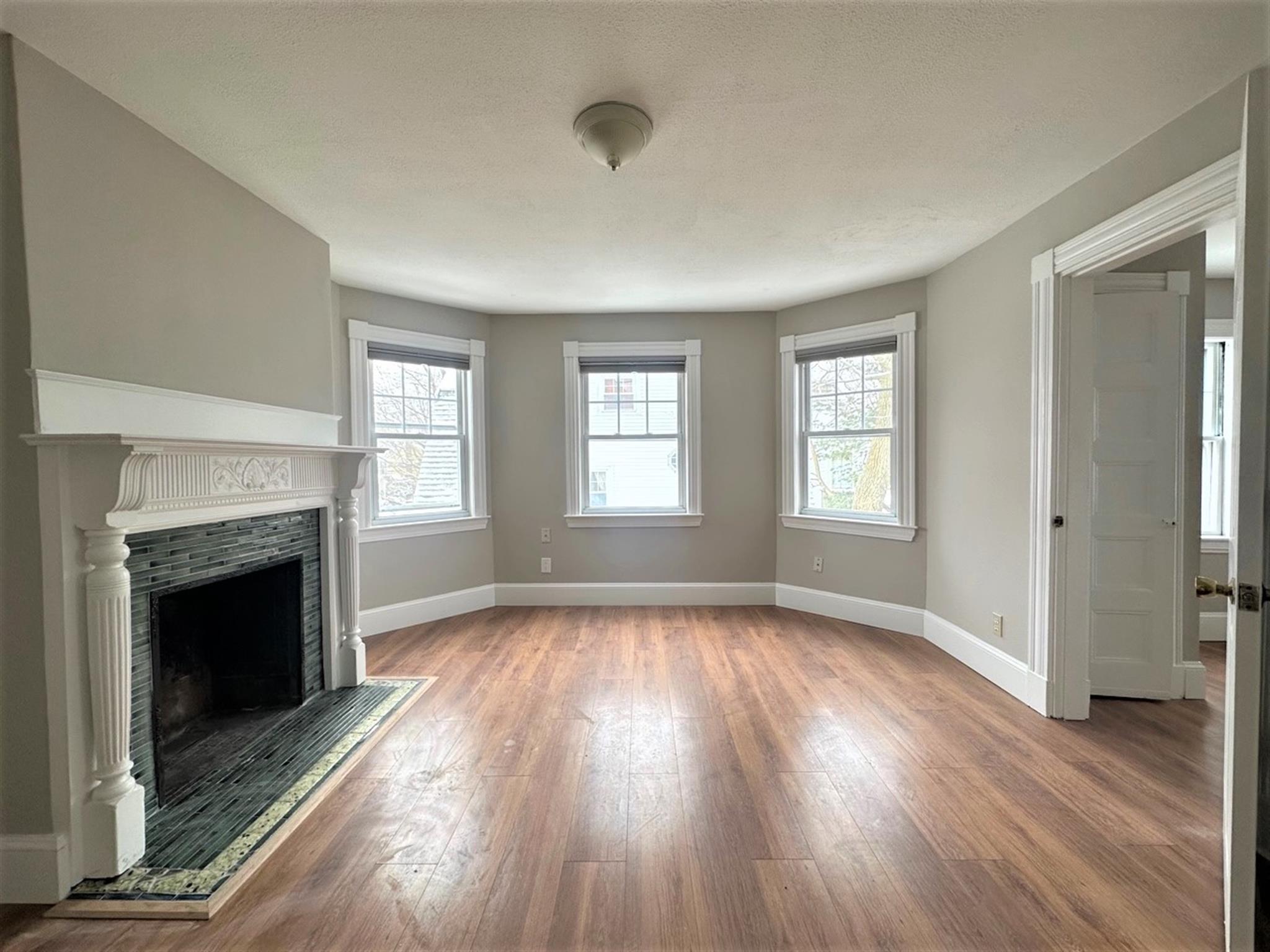 35 College Ave, Medford