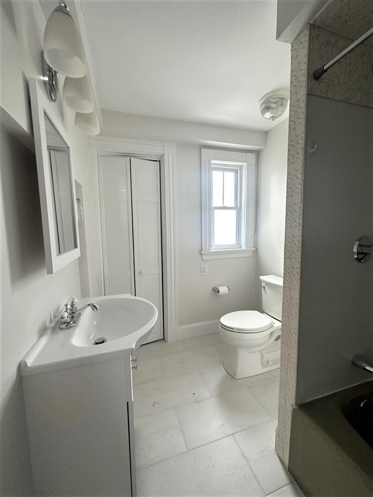 35 College Ave, Medford