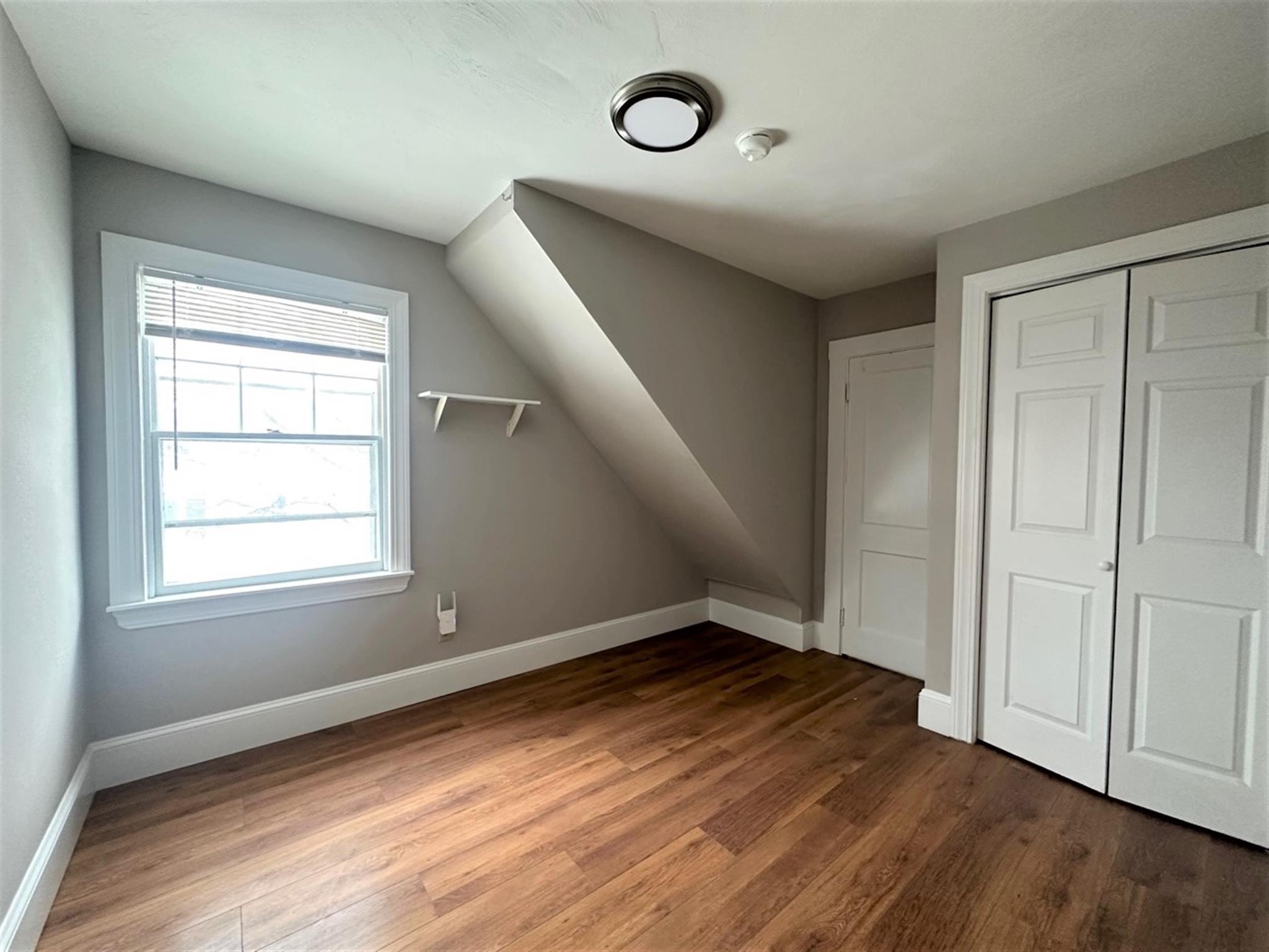 35 College Ave, Medford