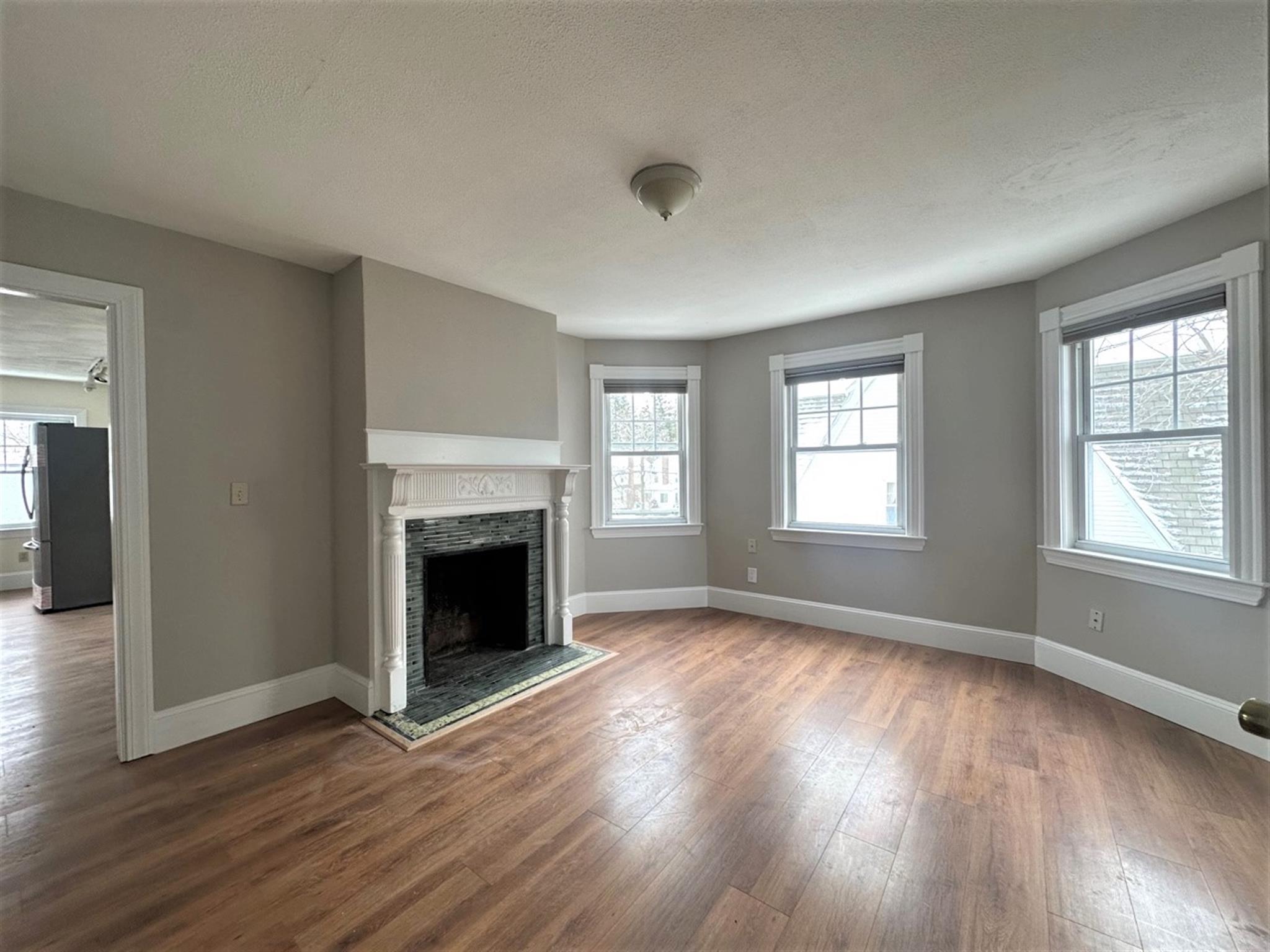 35 College Ave, Medford