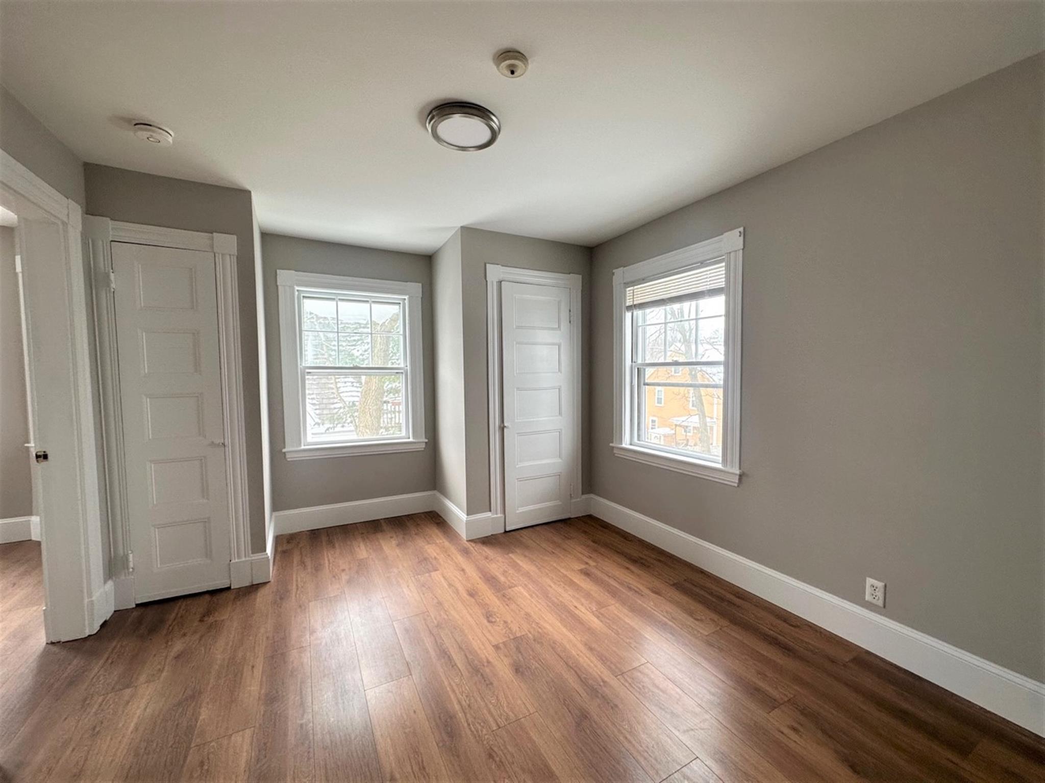 35 College Ave, Medford