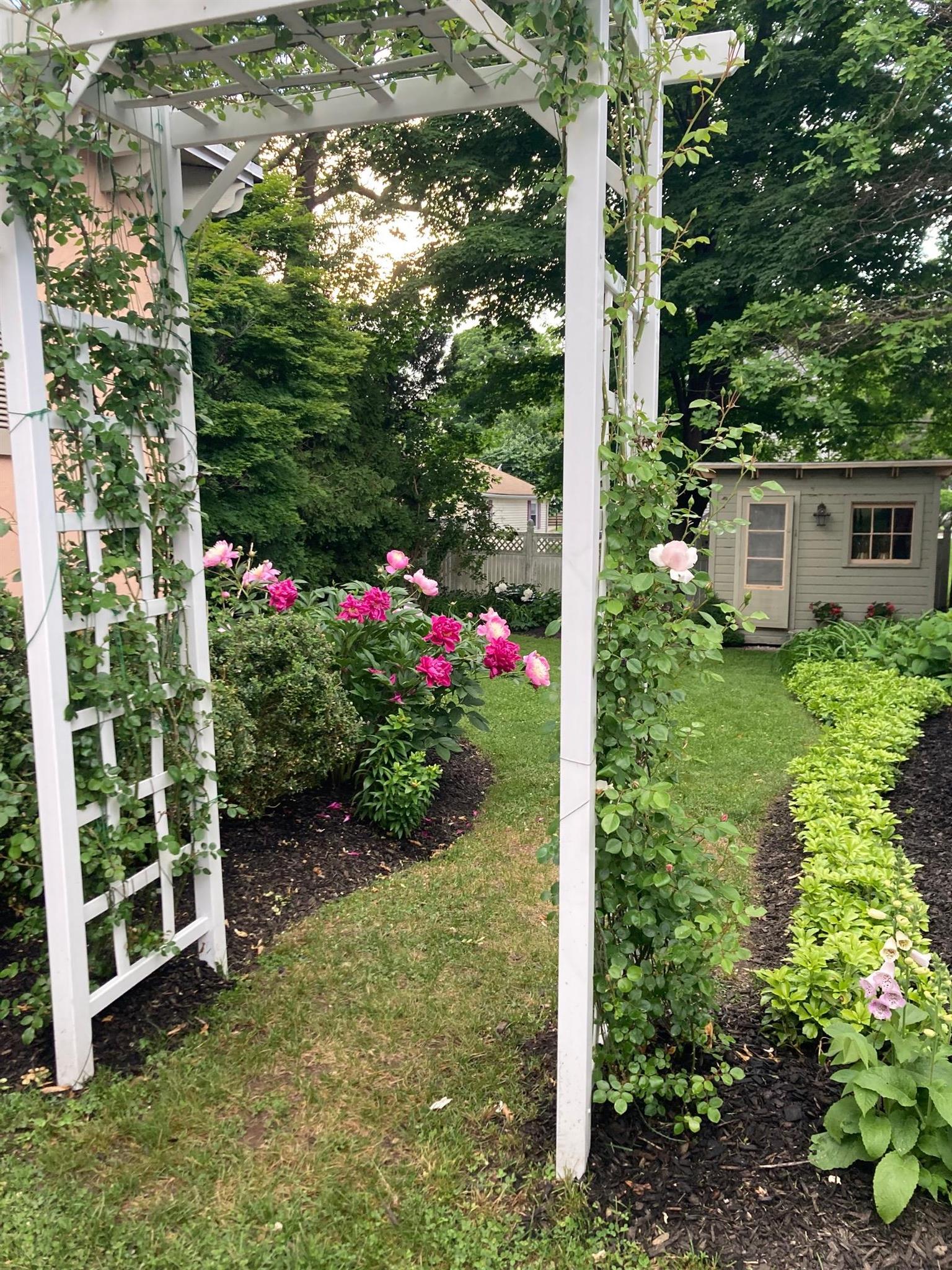 33 Mokema Ave, Waltham