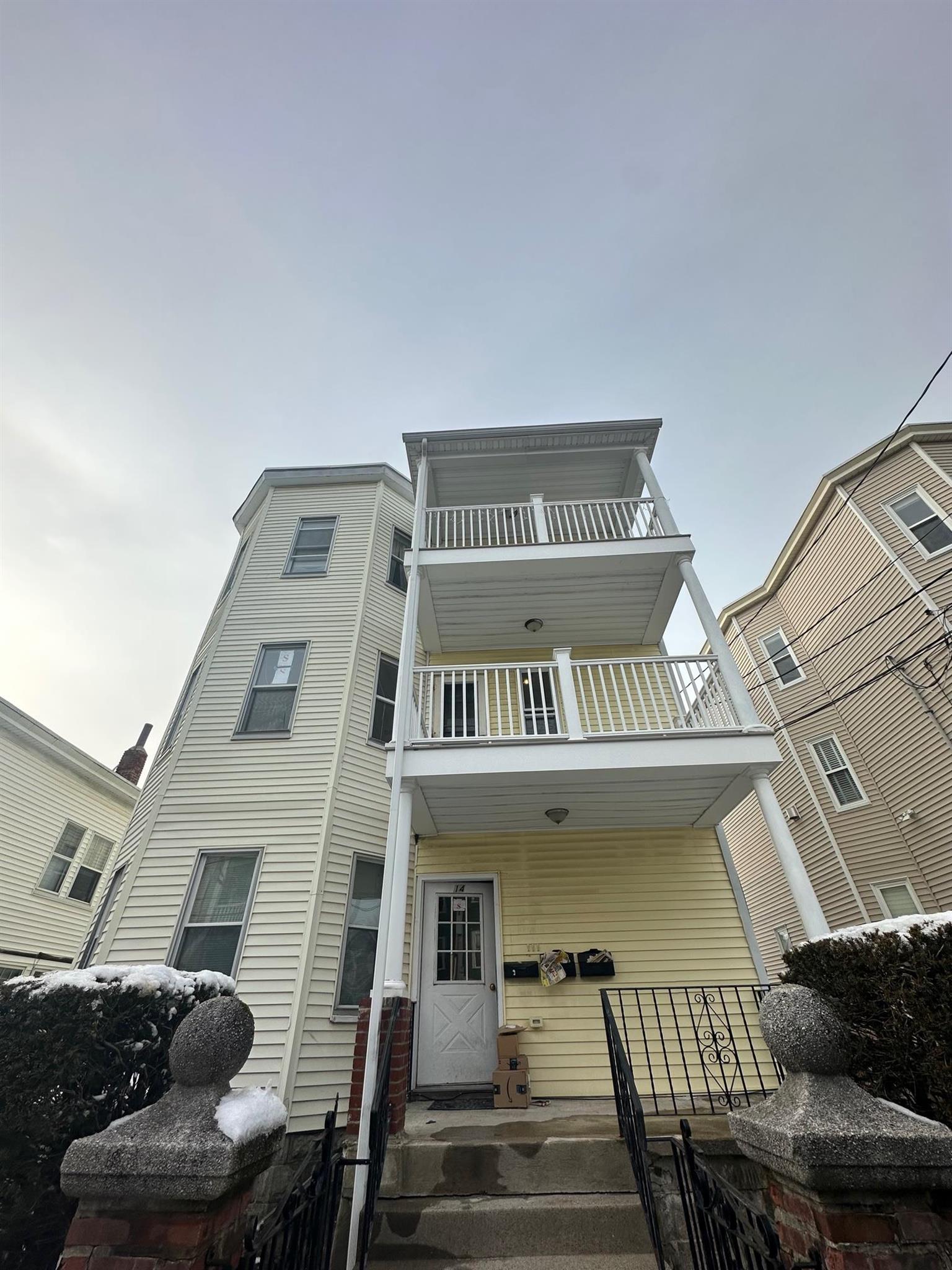 14 Belknap St, Teele Square