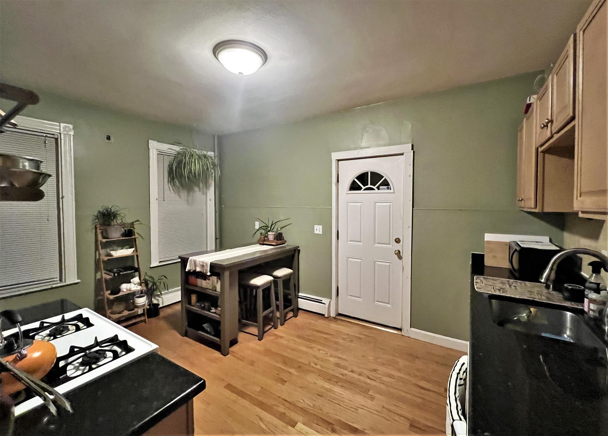 64 Beacon St, Porter Square