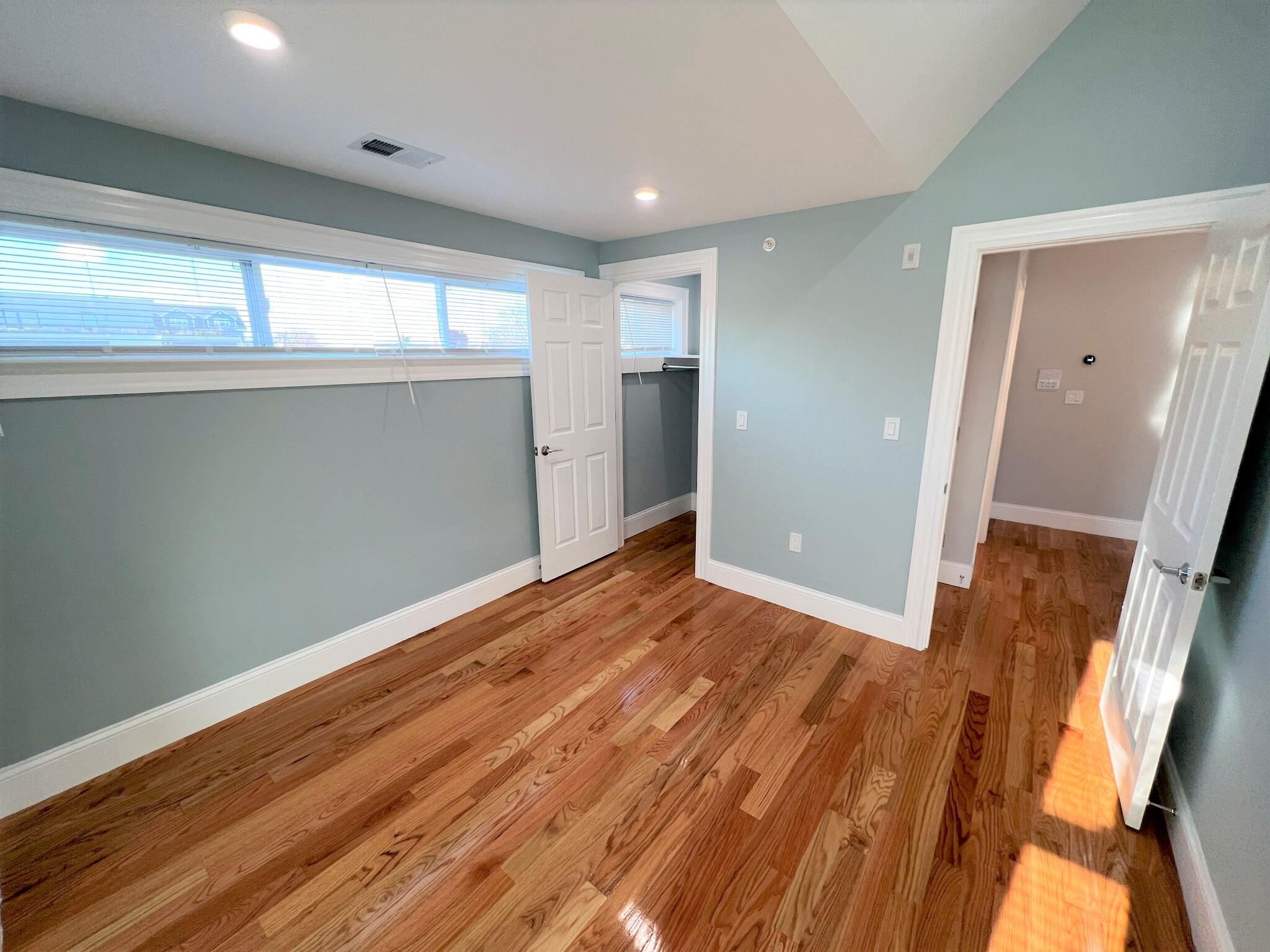 29 Alpine St, Davis Square