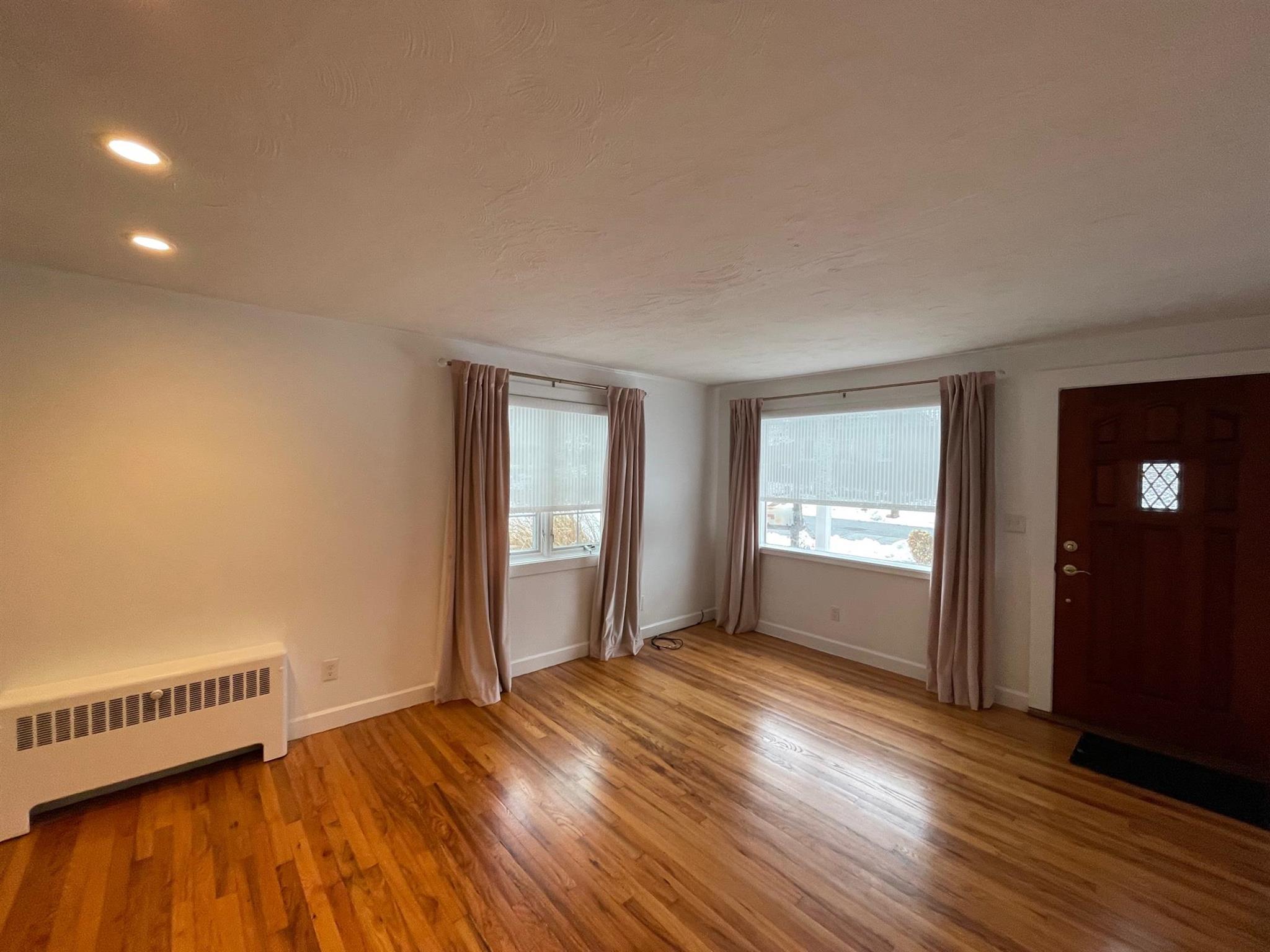 33 Mokema Ave, Waltham