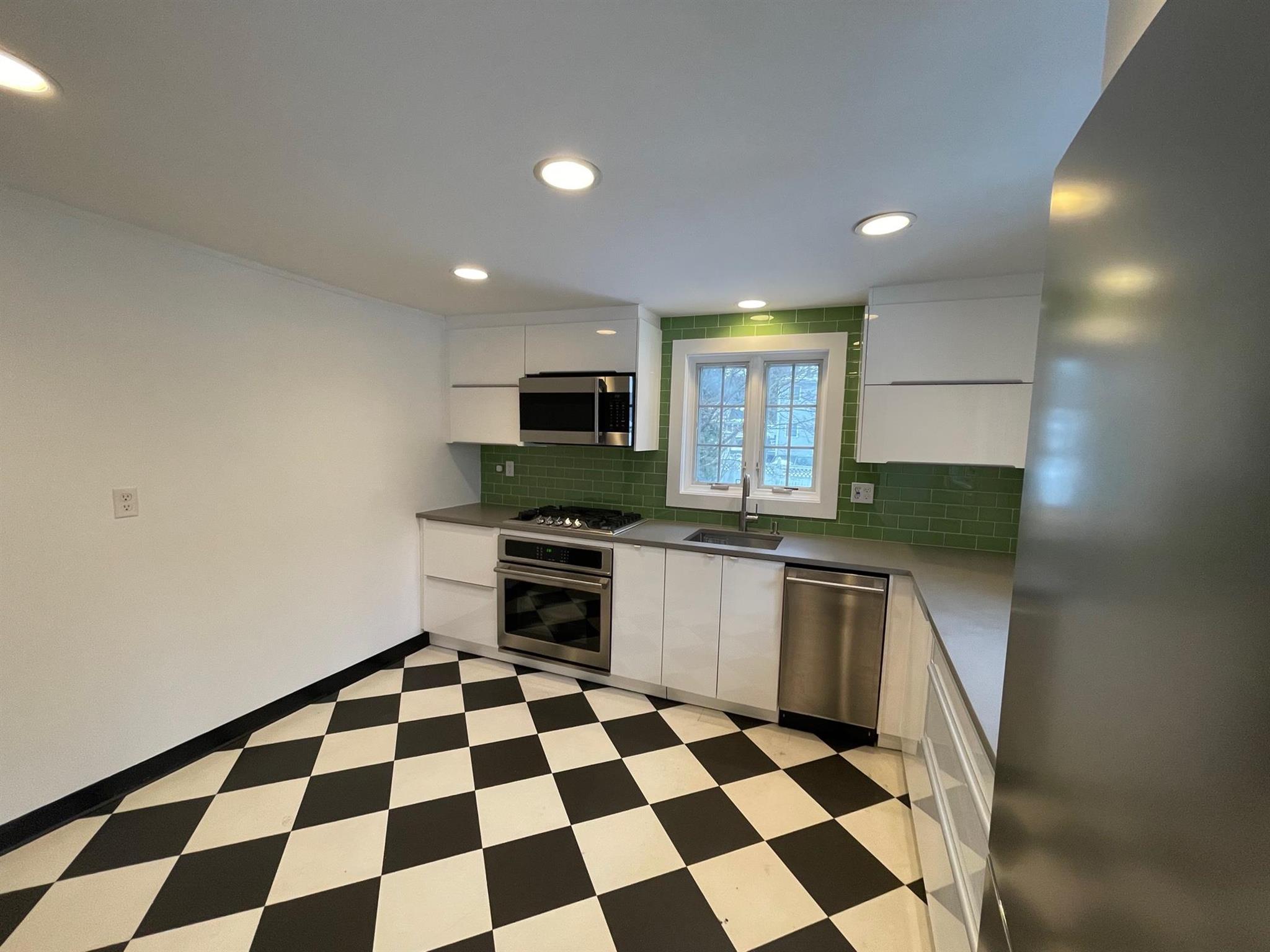 33 Mokema Ave, Waltham