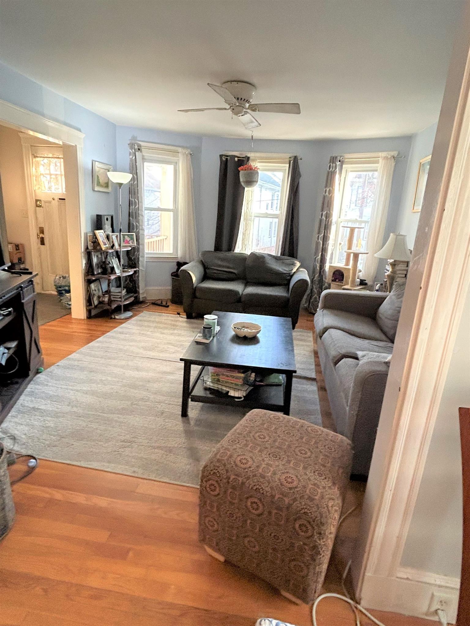 8 Valley St, Medford