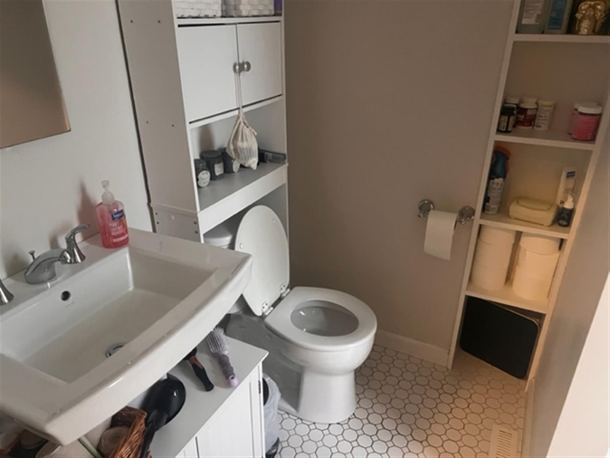 77 Bonair St, East Somerville