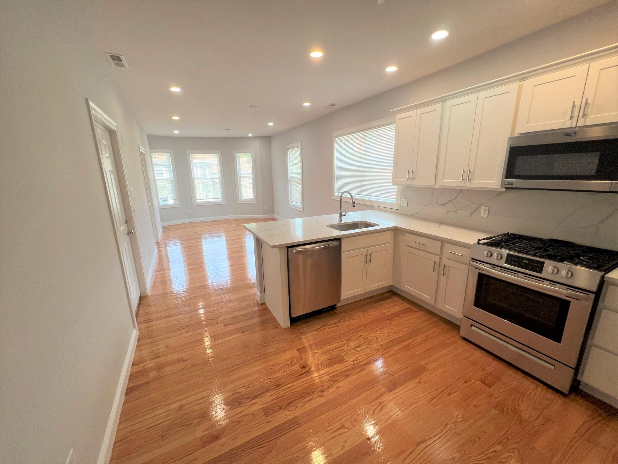 126 Cross St, East Somerville