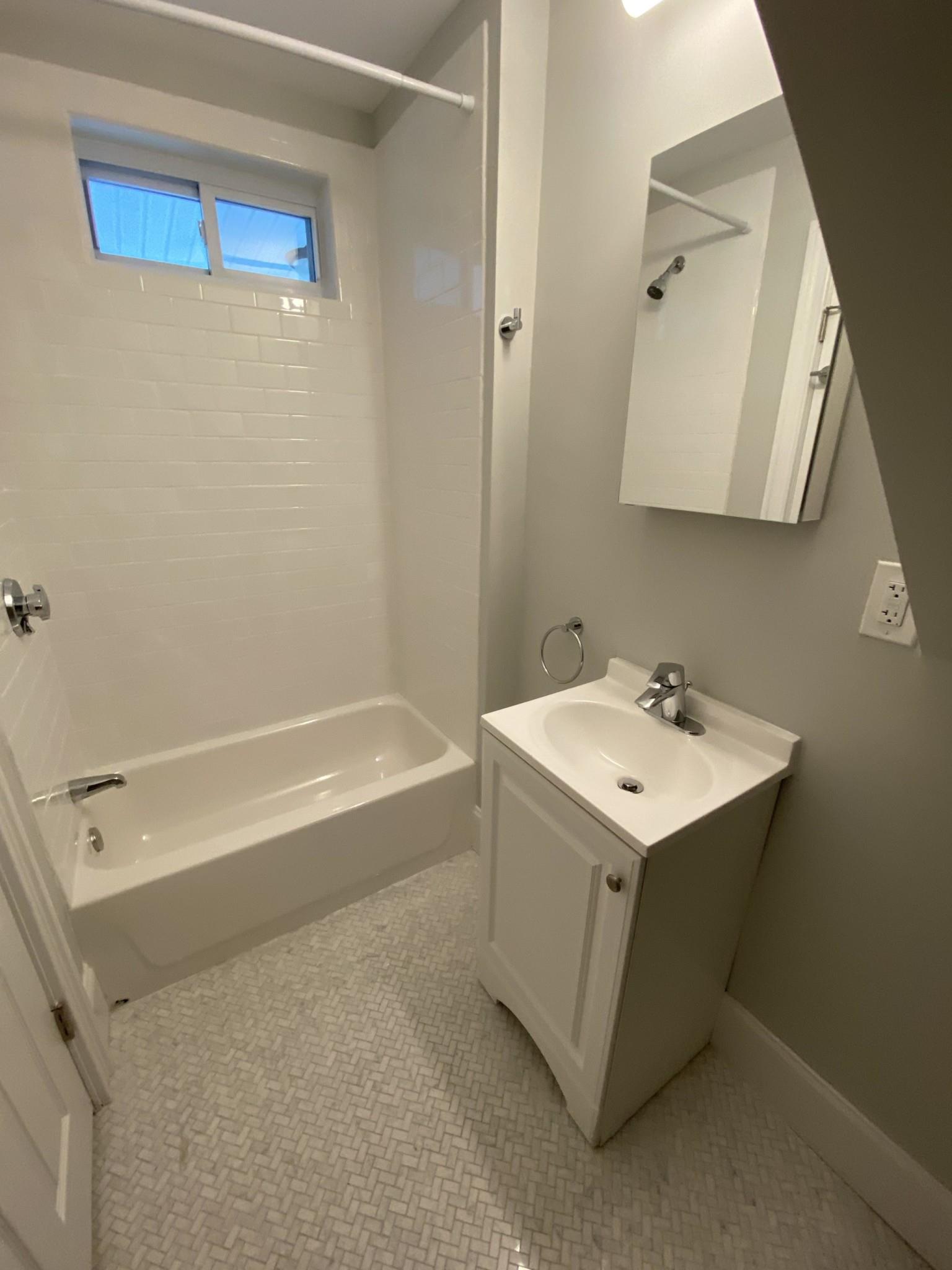 5 Hamilton Rd, Teele Square