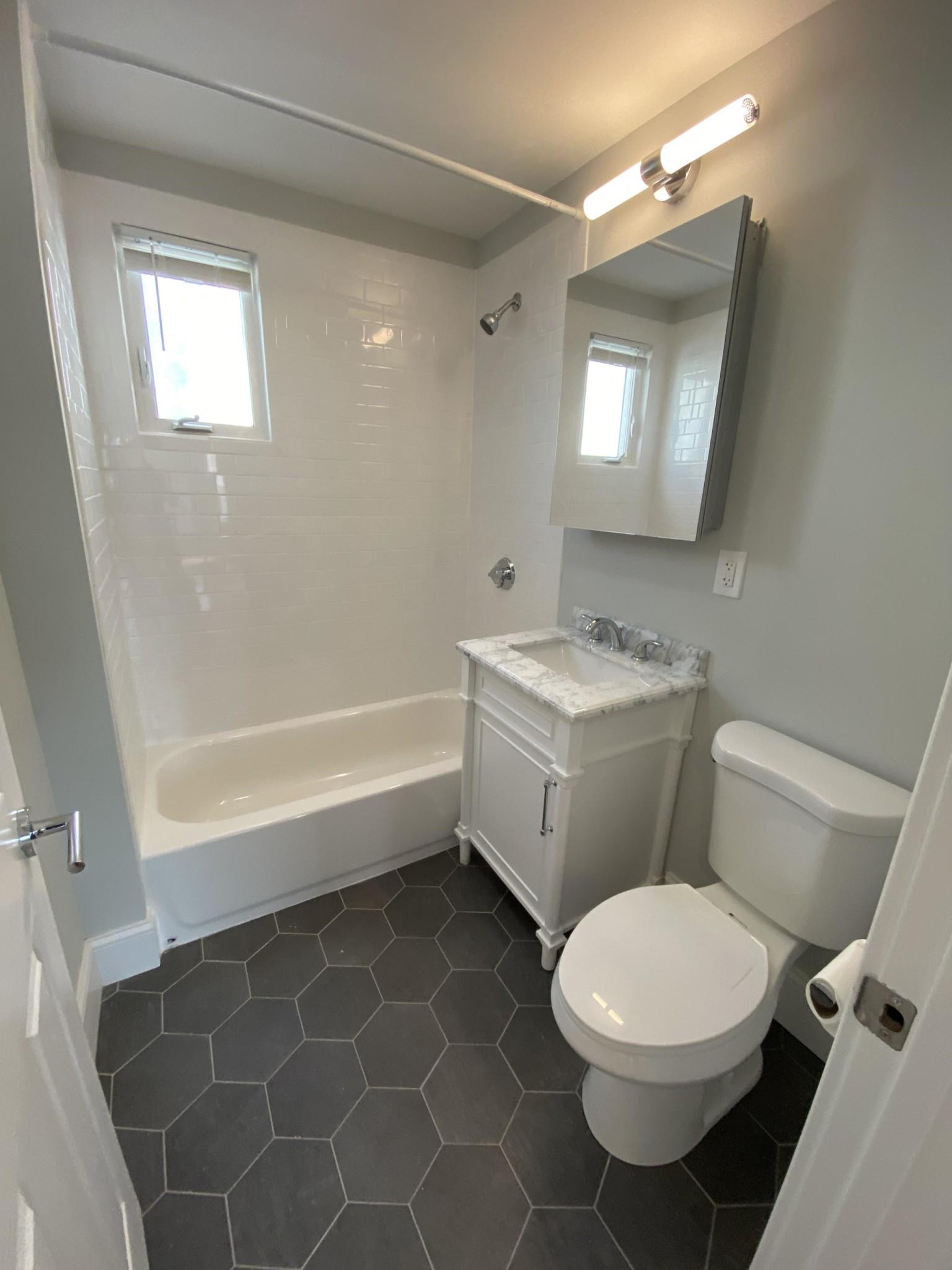 5 Hamilton Rd, Teele Square