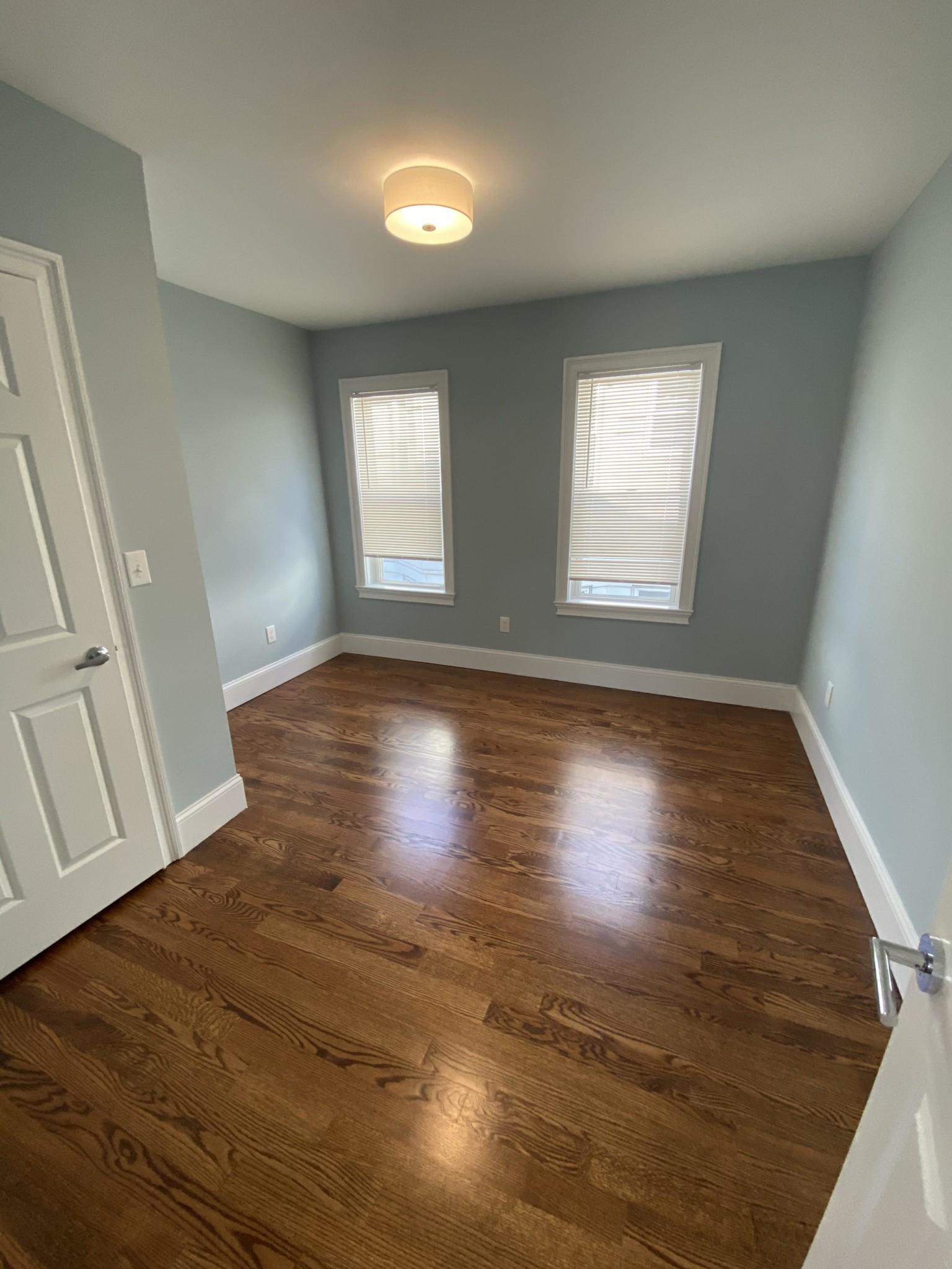 5 Hamilton Rd, Teele Square