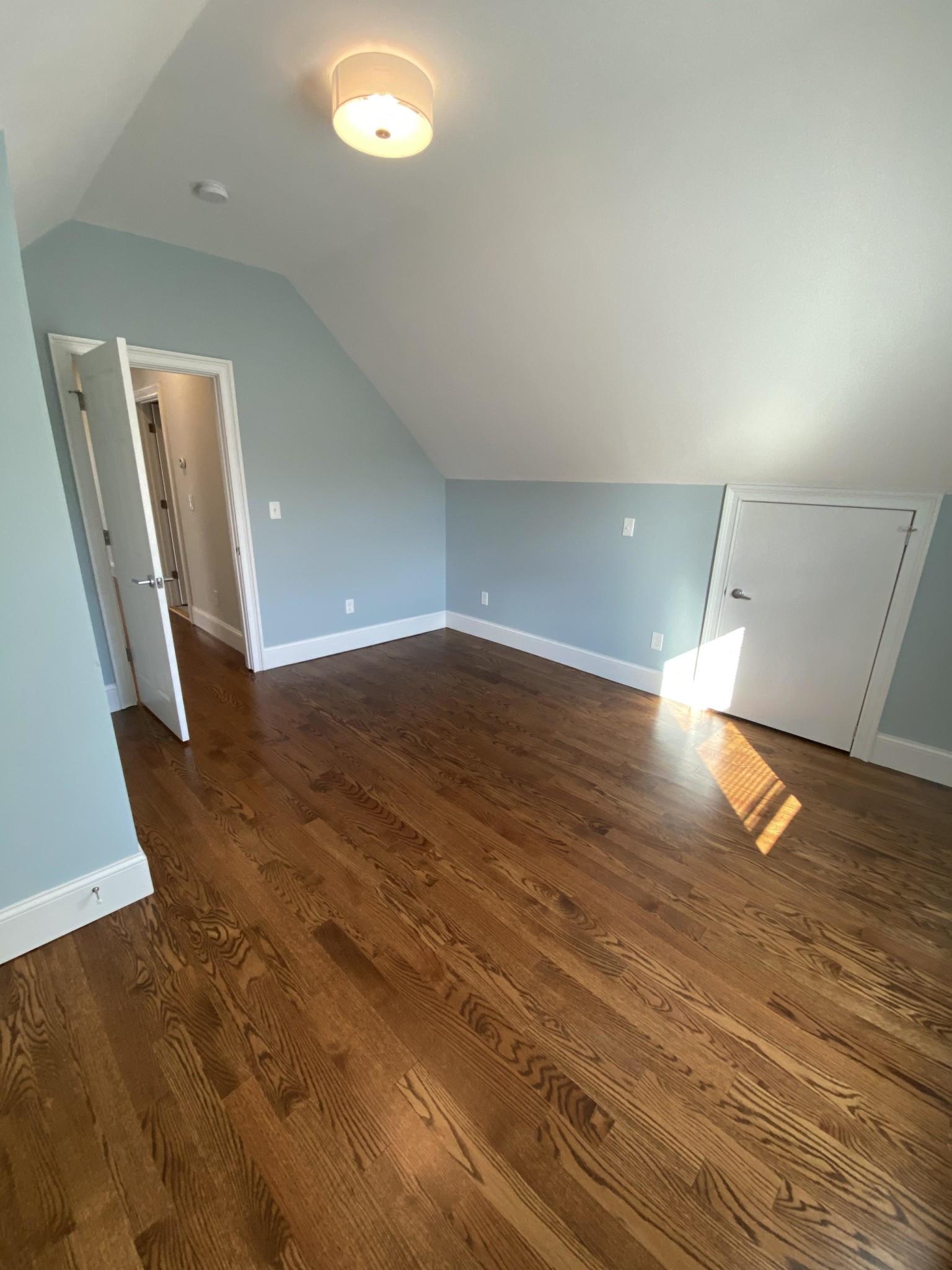 5 Hamilton Rd, Teele Square