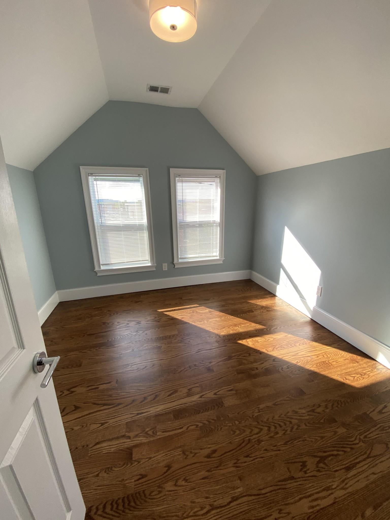 5 Hamilton Rd, Teele Square