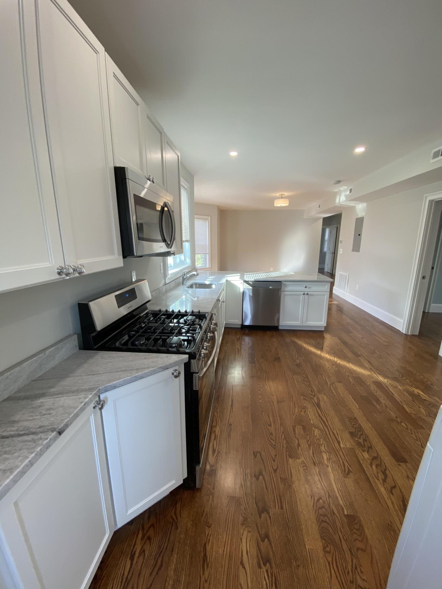 5 Hamilton Rd, Teele Square