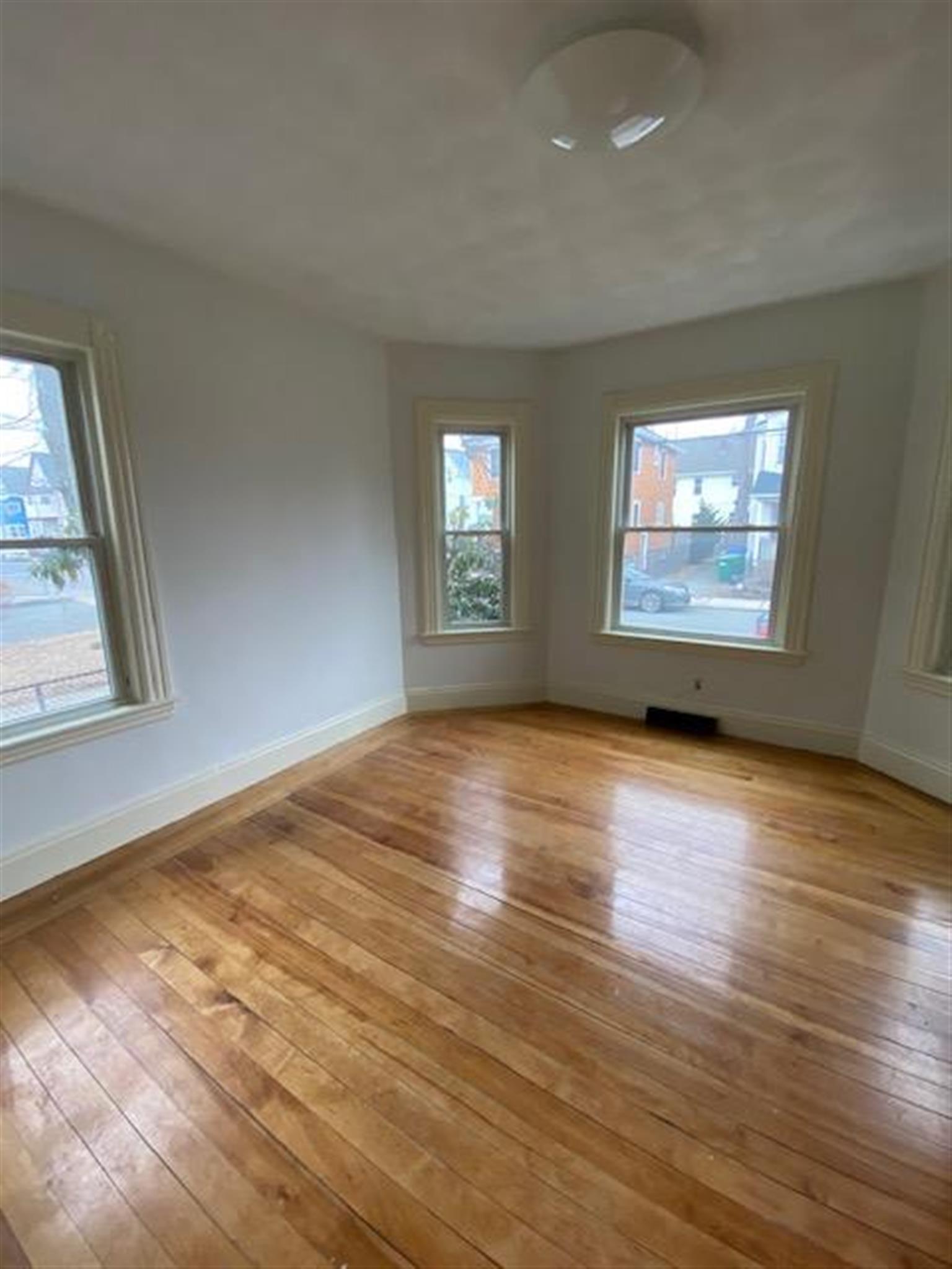 87 Marshall St, Medford