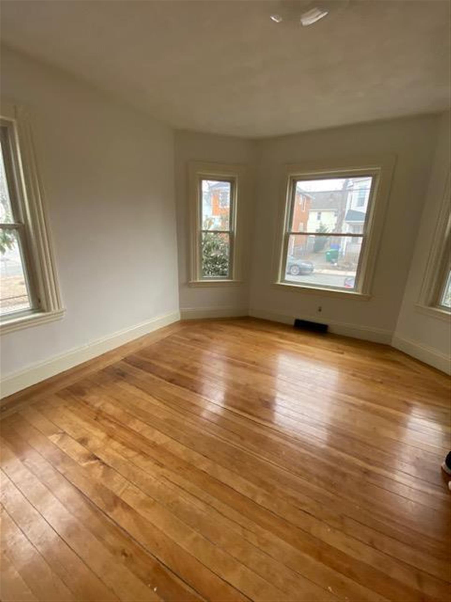 87 Marshall St, Medford