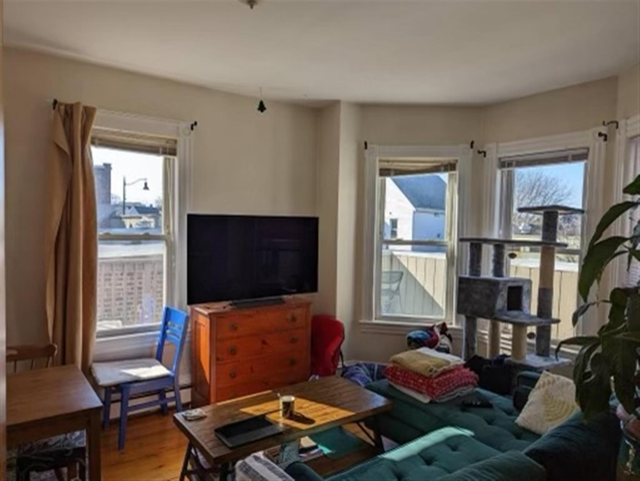 515 Medford St, Ball Square