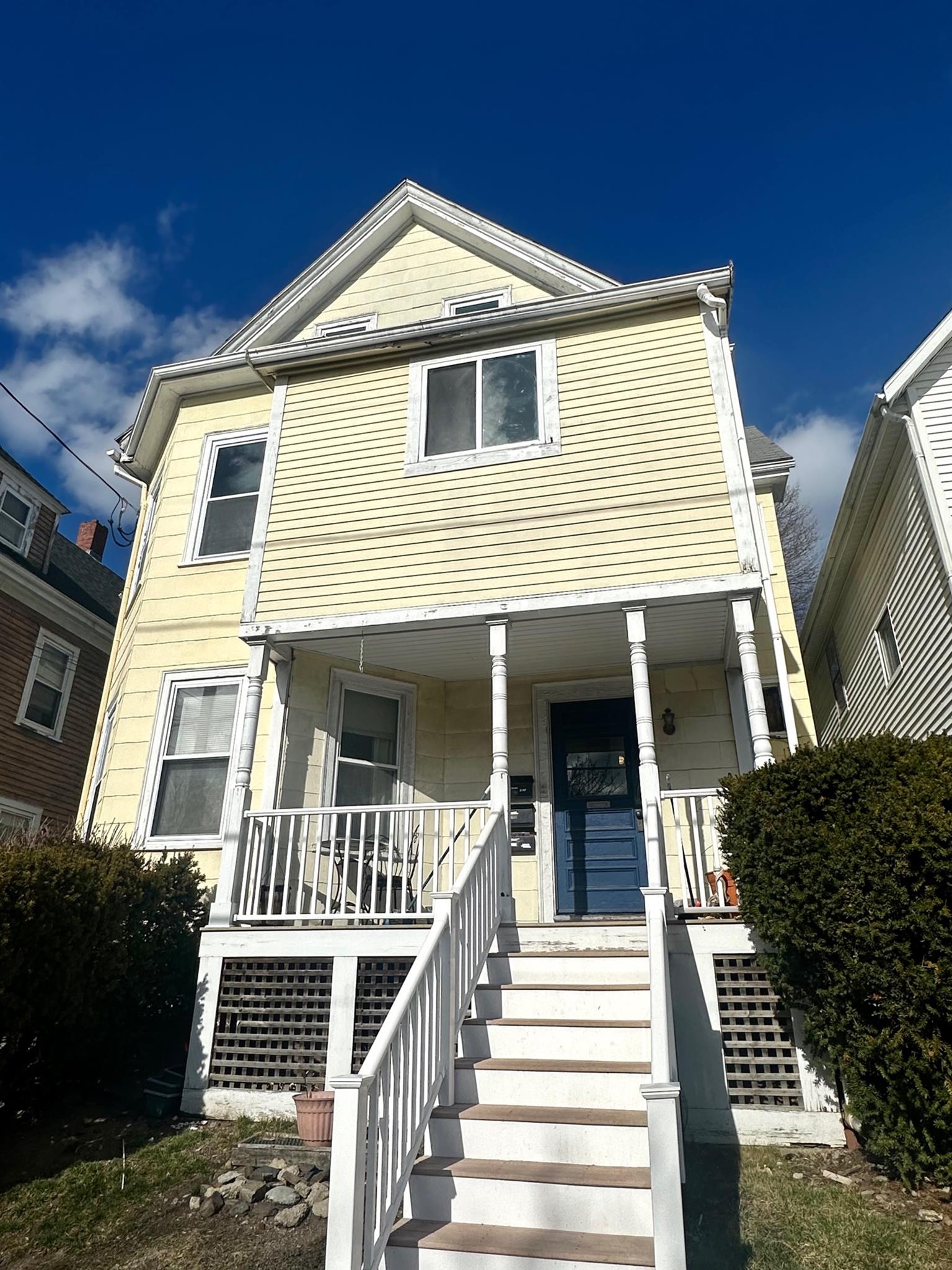 578 Main St, Medford