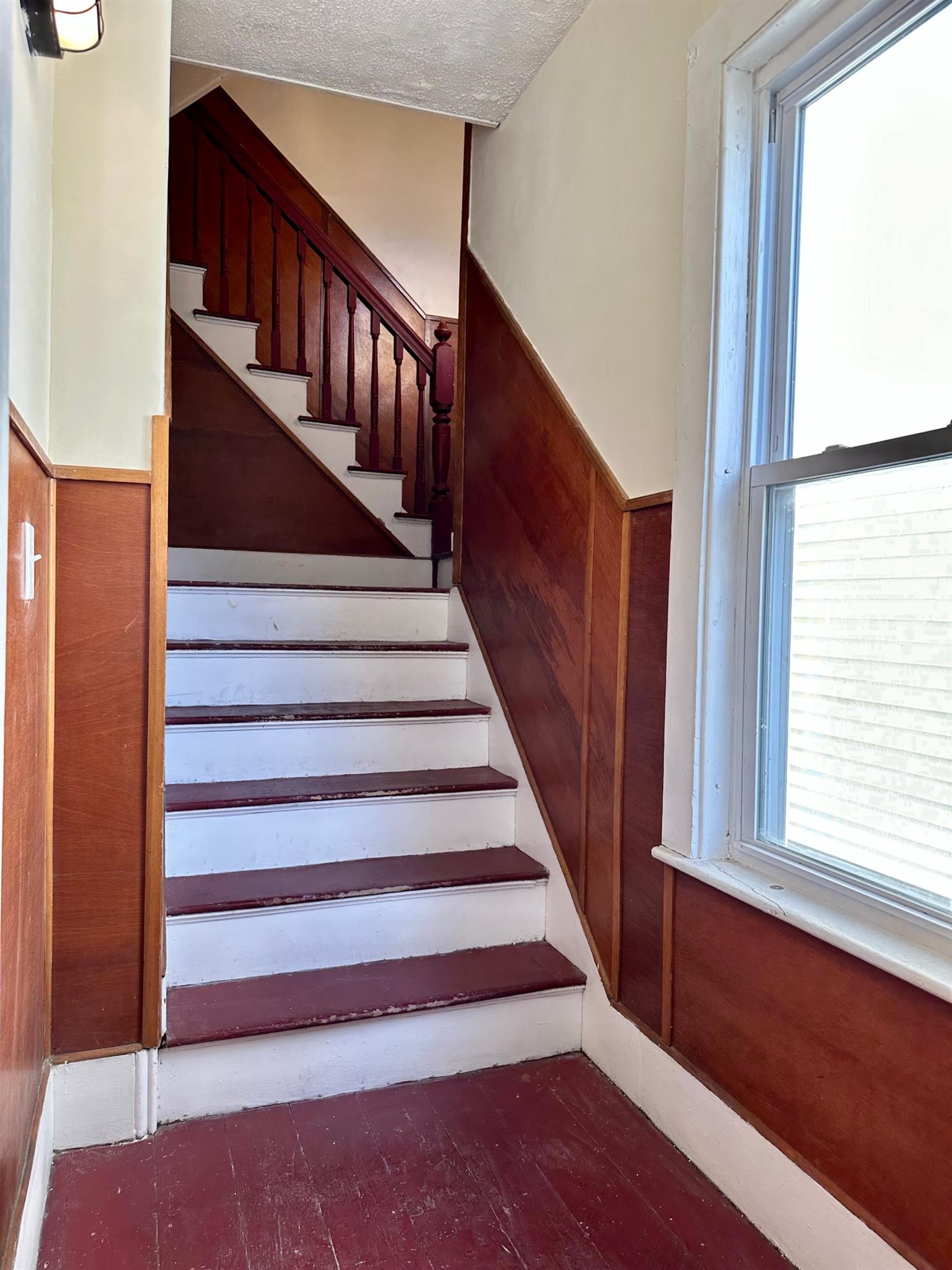 578 Main St, Medford