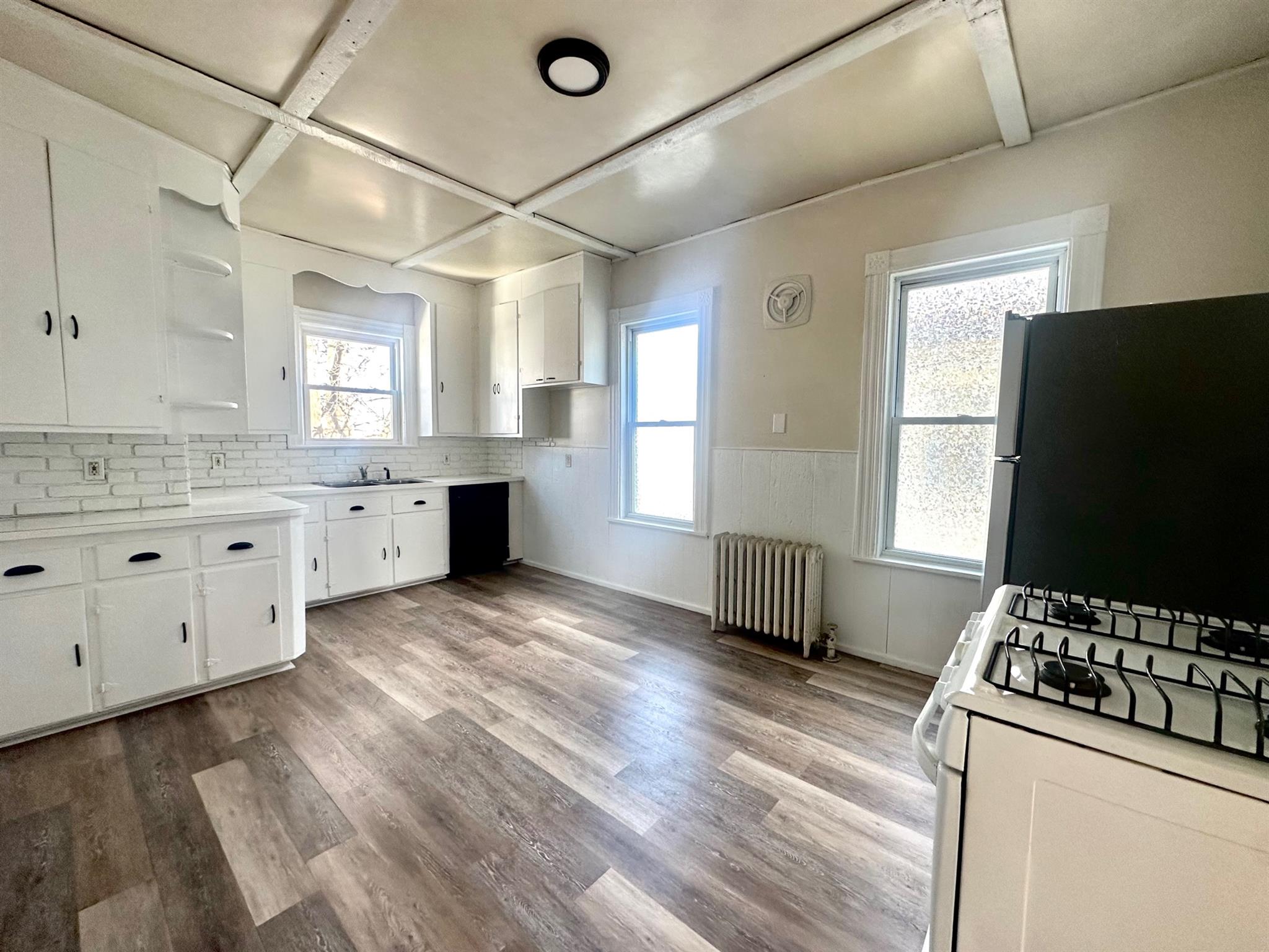 578 Main St, Medford