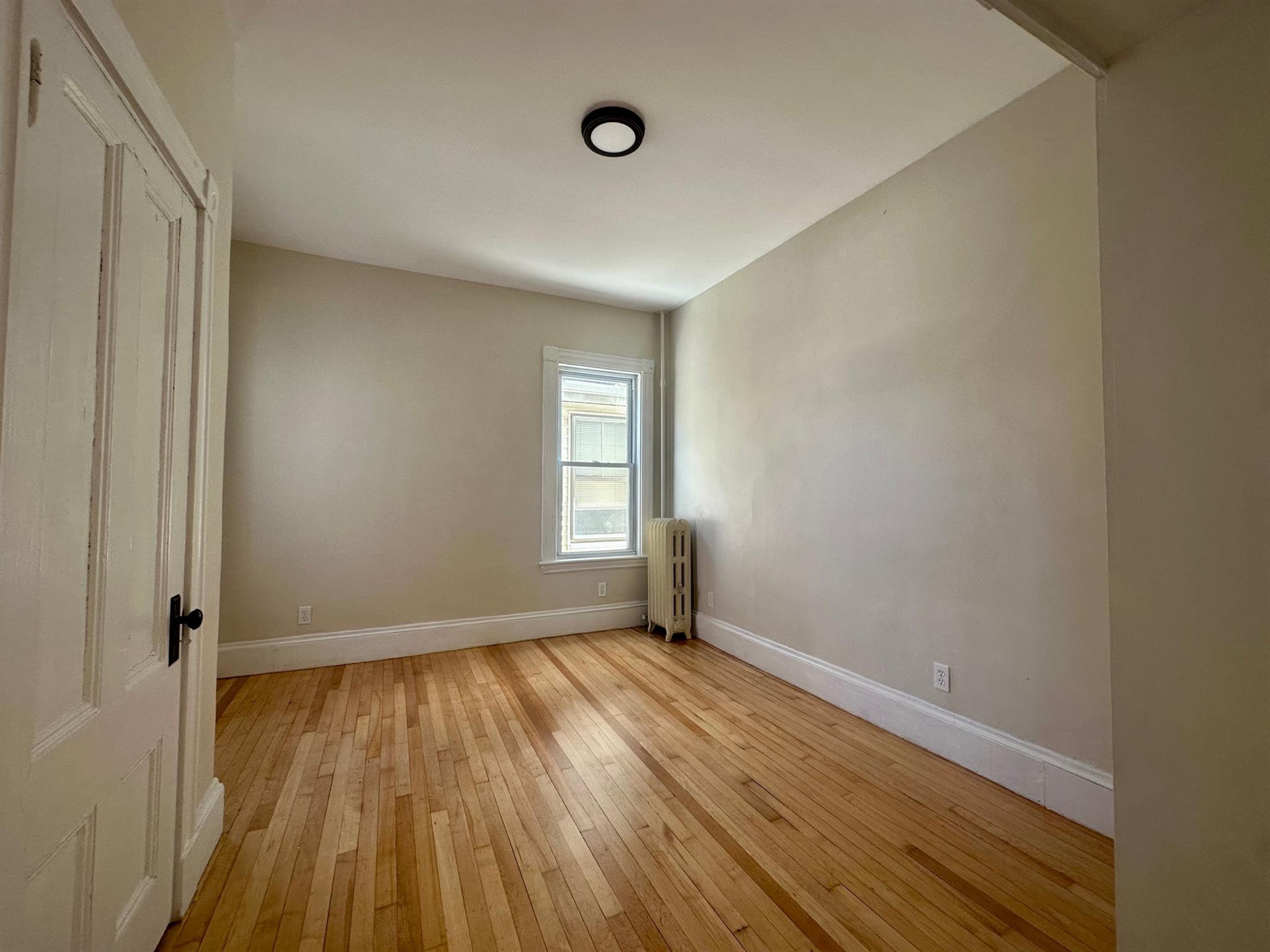 578 Main St, Medford