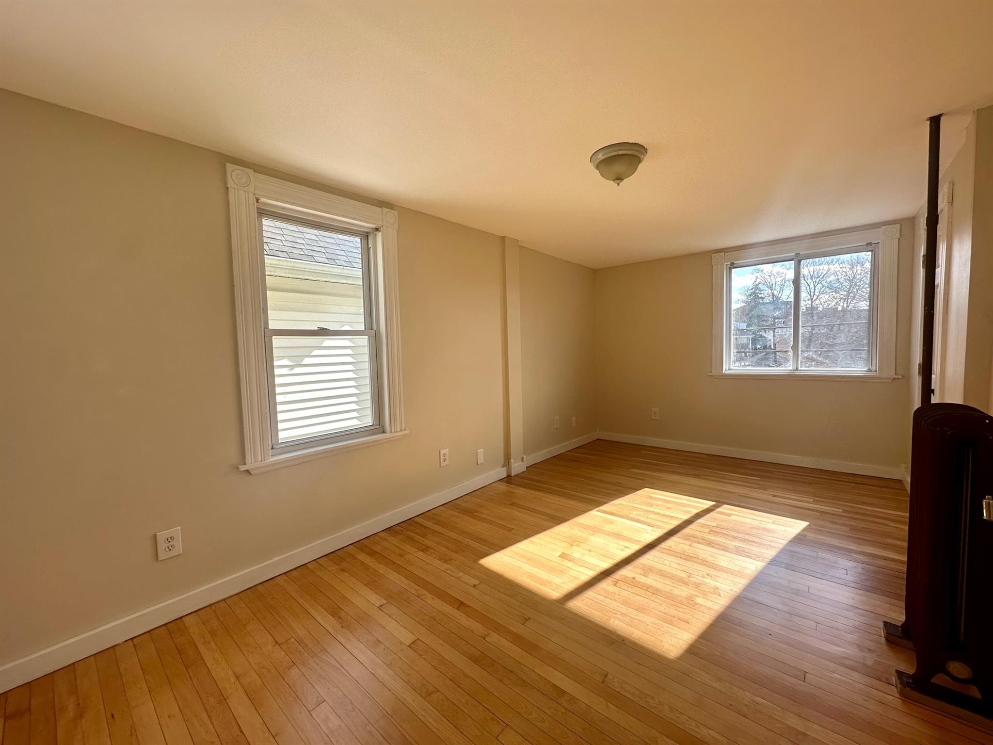 578 Main St, Medford