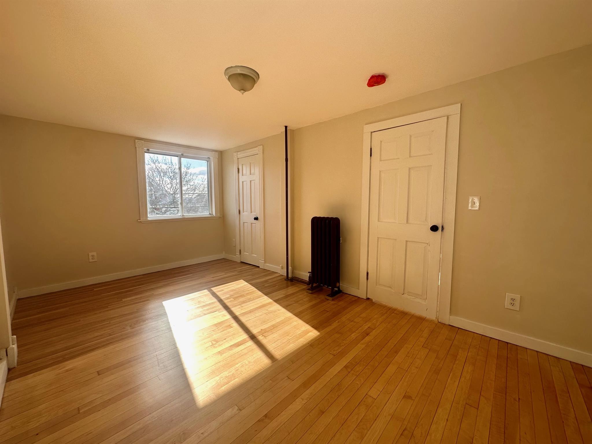 578 Main St, Medford