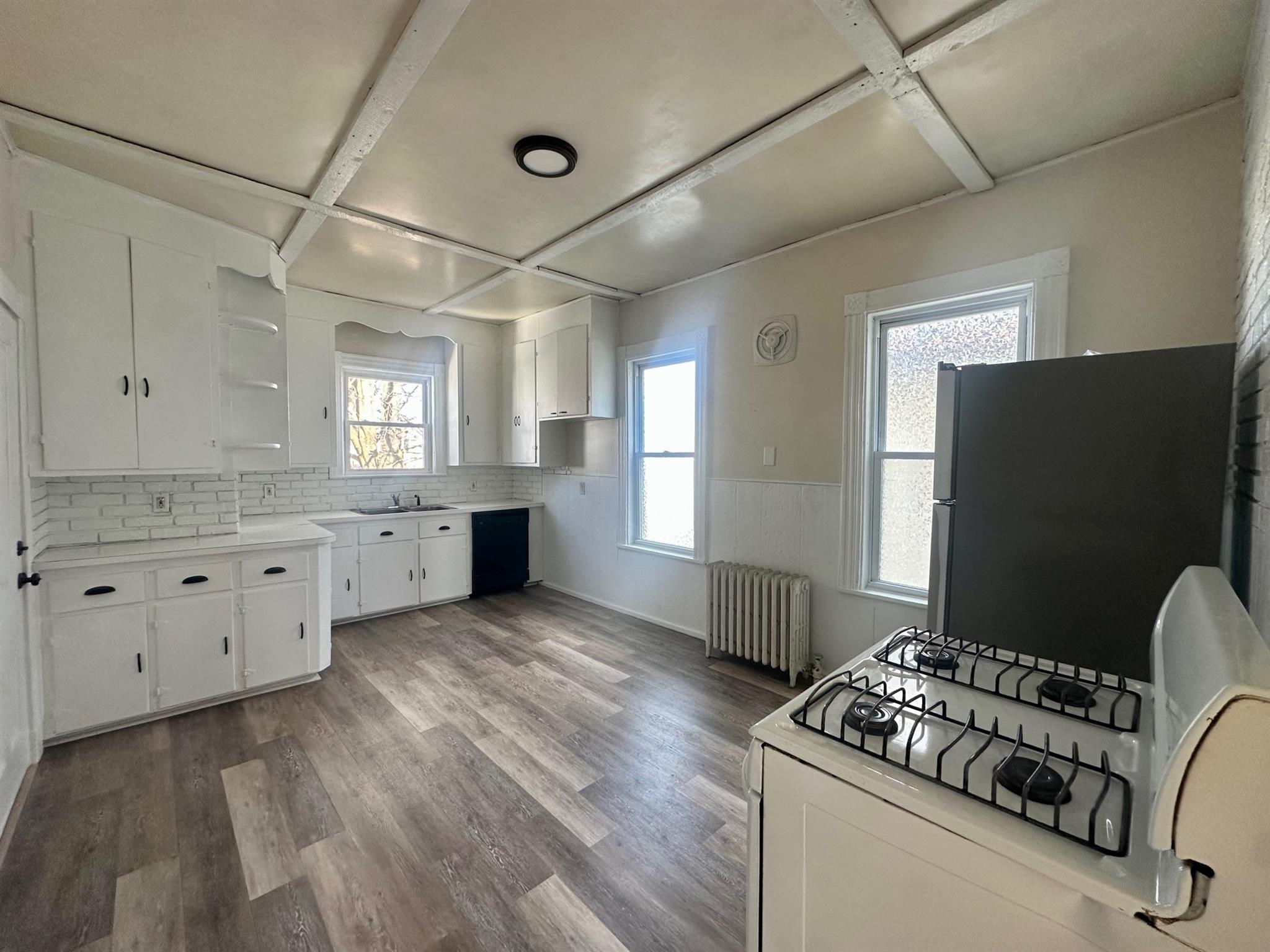 578 Main St, Medford