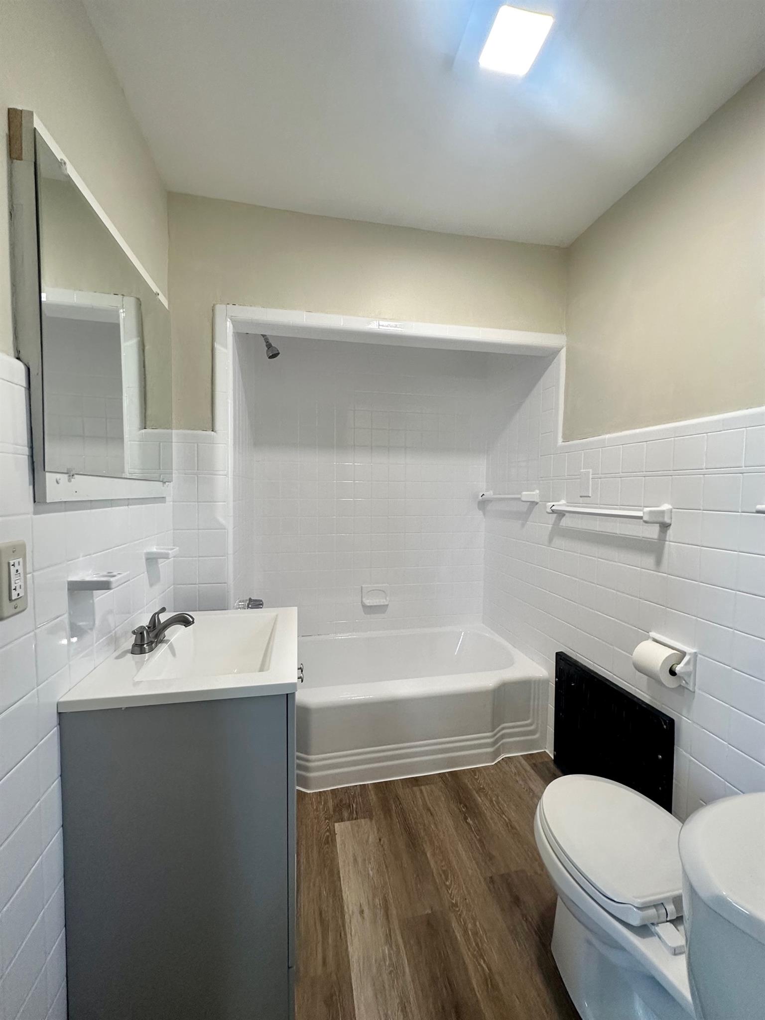 578 Main St, Medford