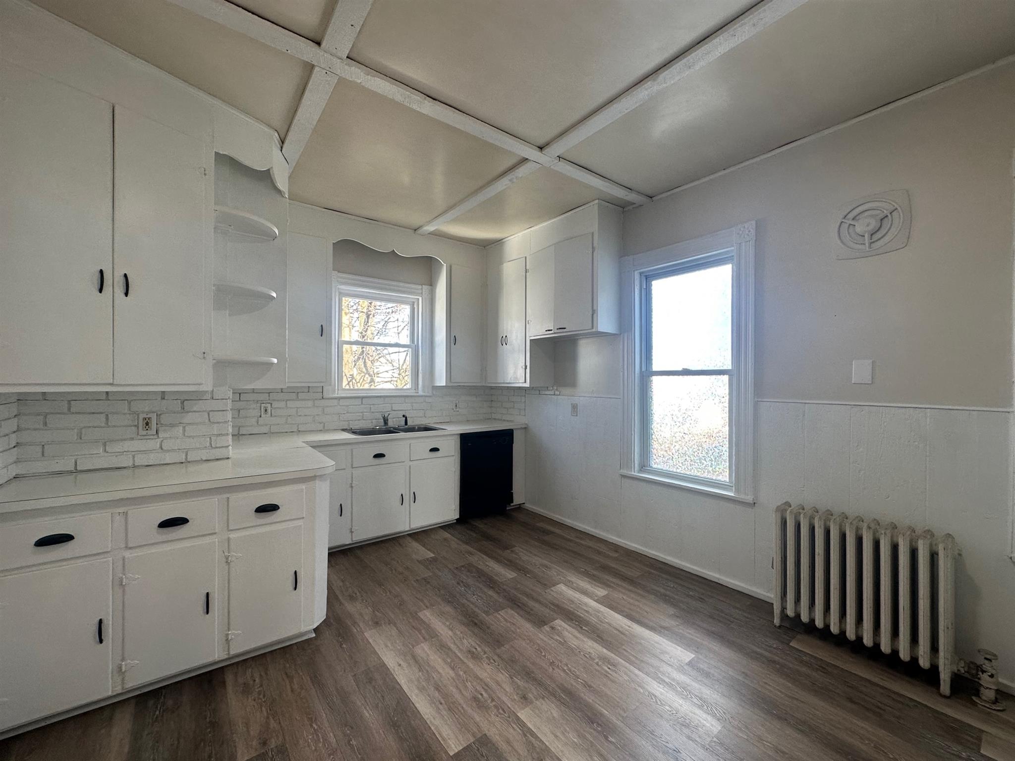 578 Main St, Medford