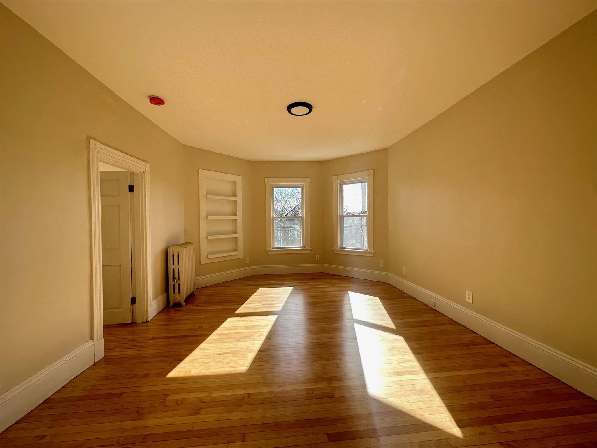 578 Main St, Medford