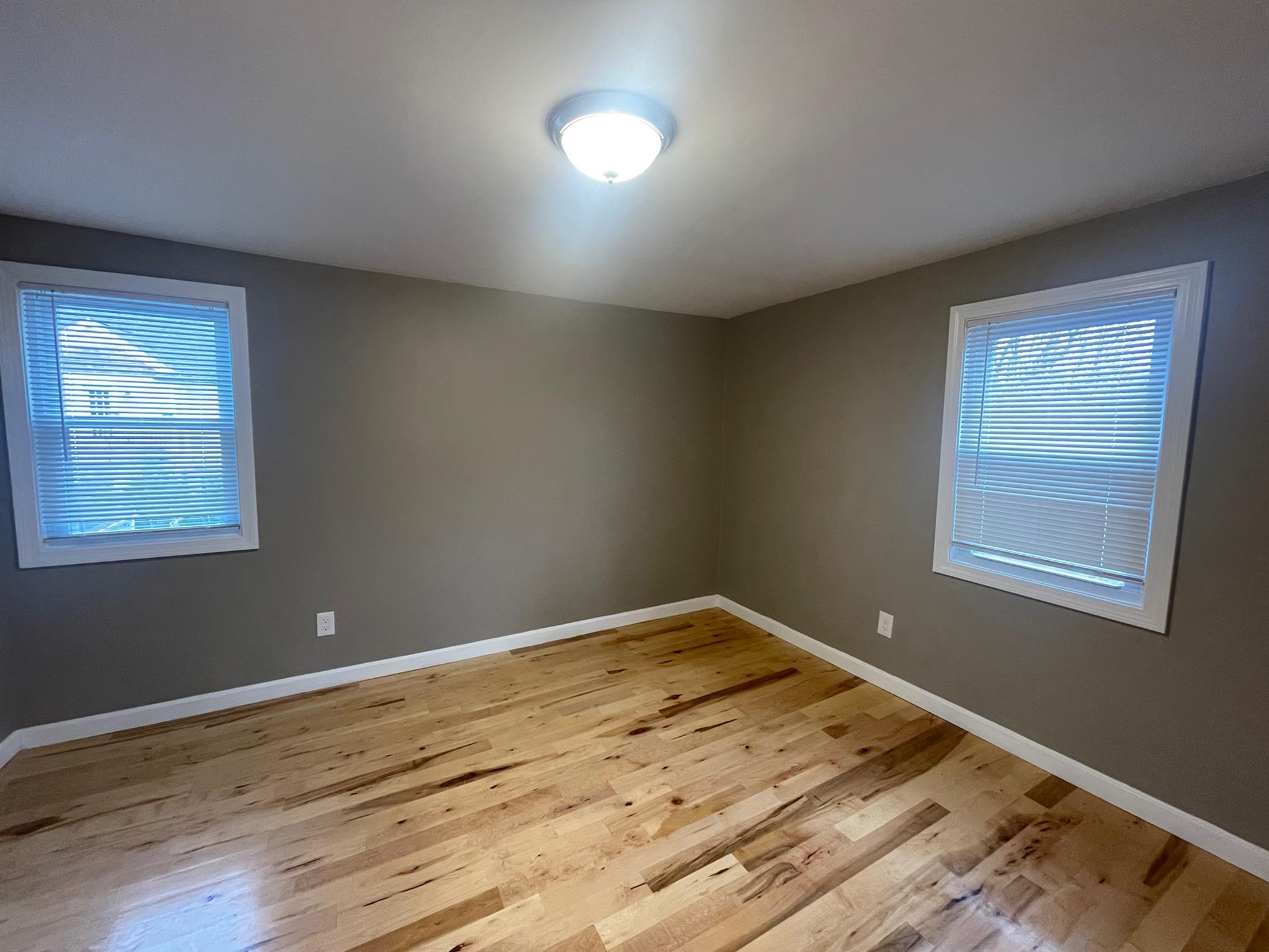 1 Theriault Ct, North Cambridge