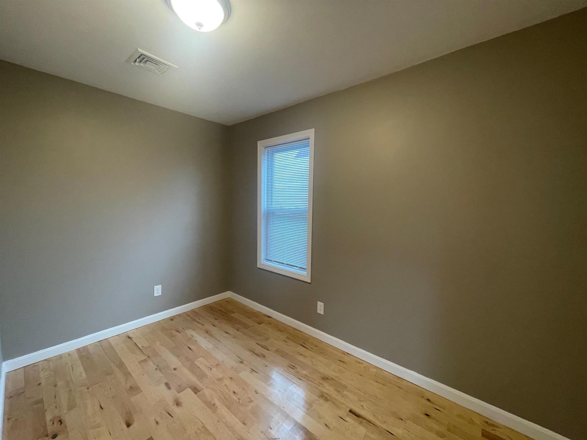 1 Theriault Ct, North Cambridge