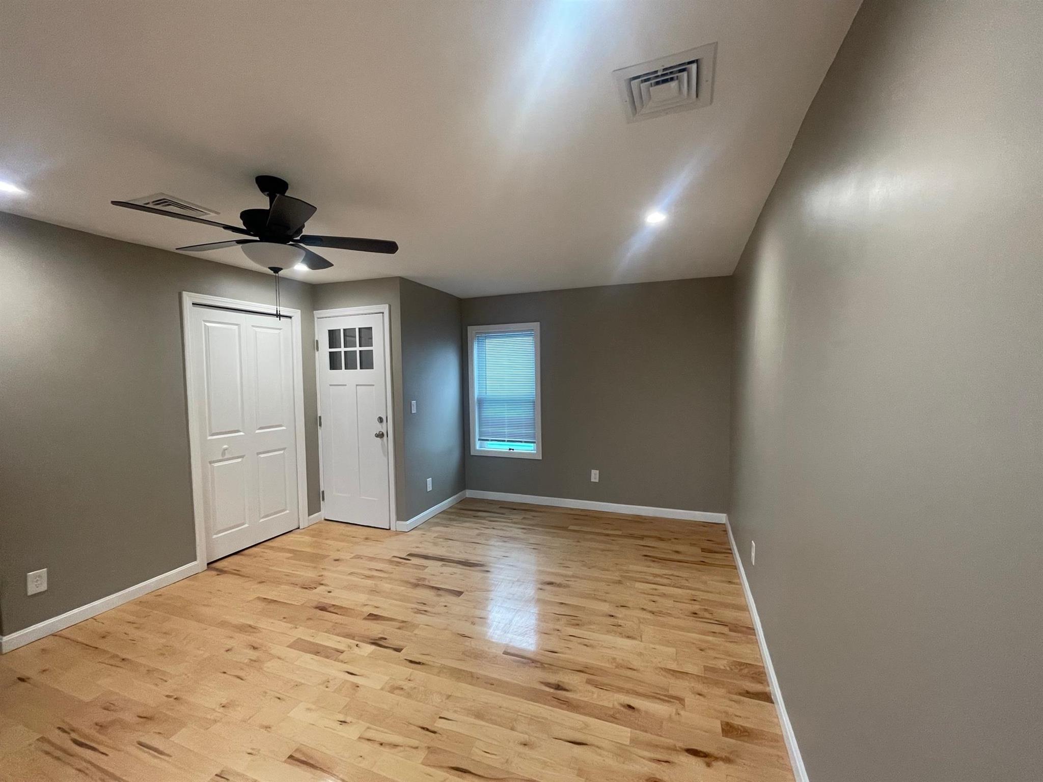 1 Theriault Ct, North Cambridge