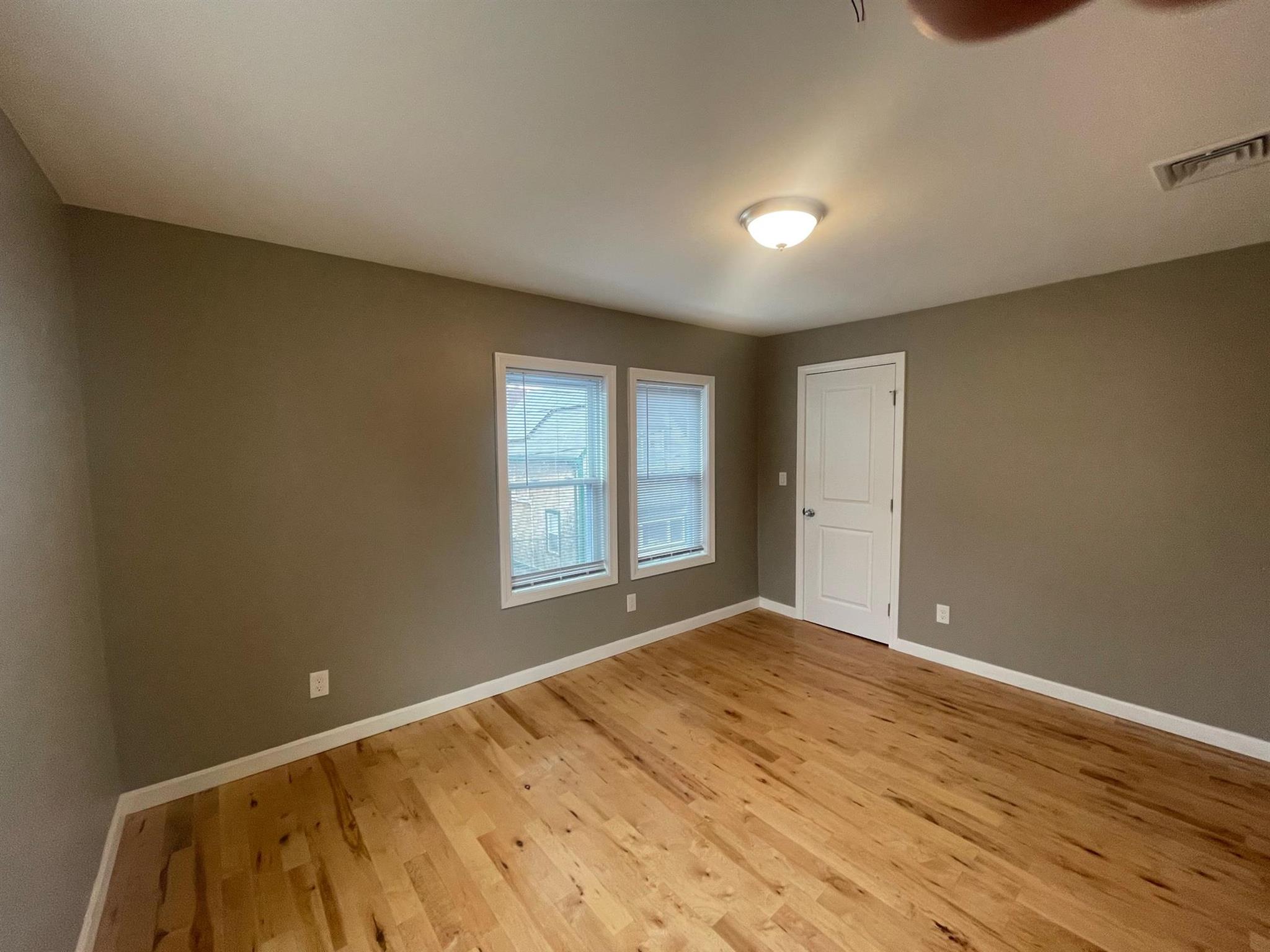 1 Theriault Ct, North Cambridge