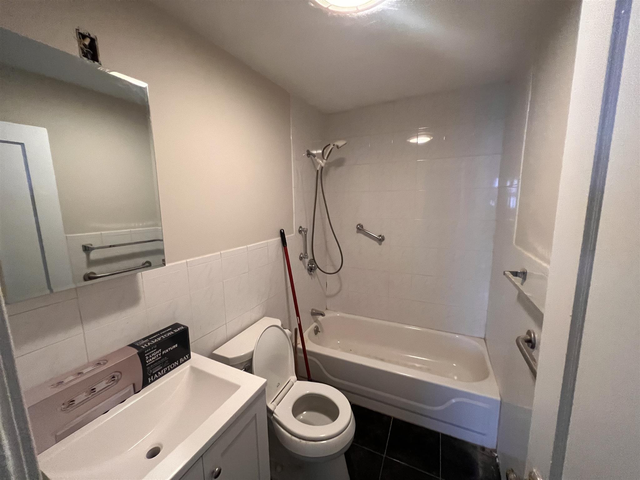 72 Washington St, Medford