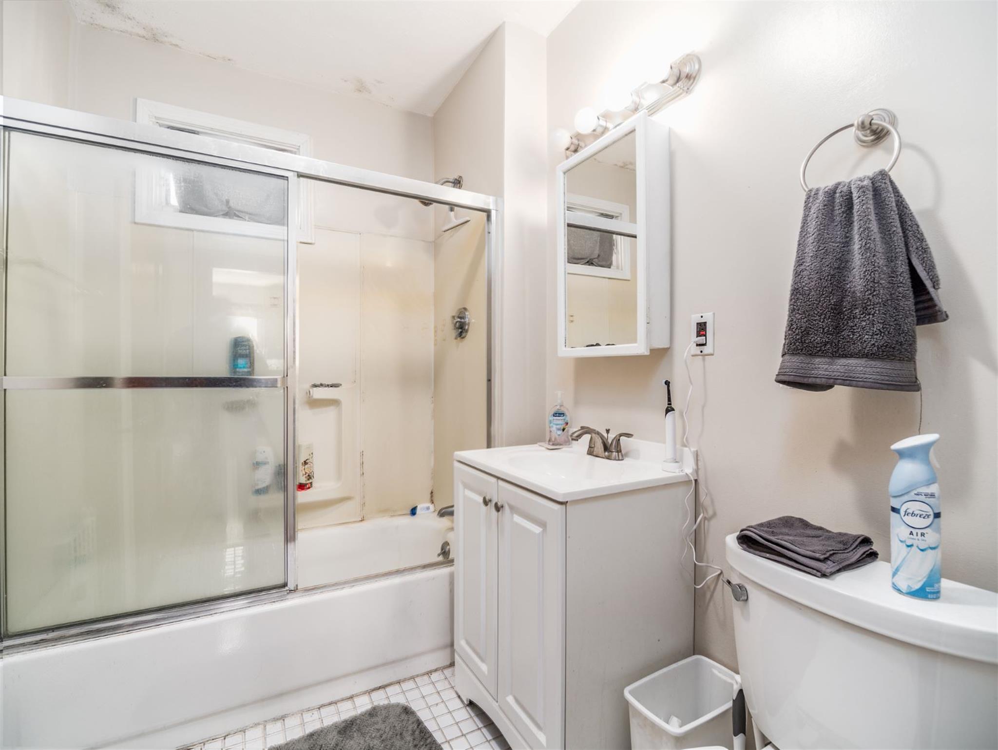 52 Upland Rd, Medford