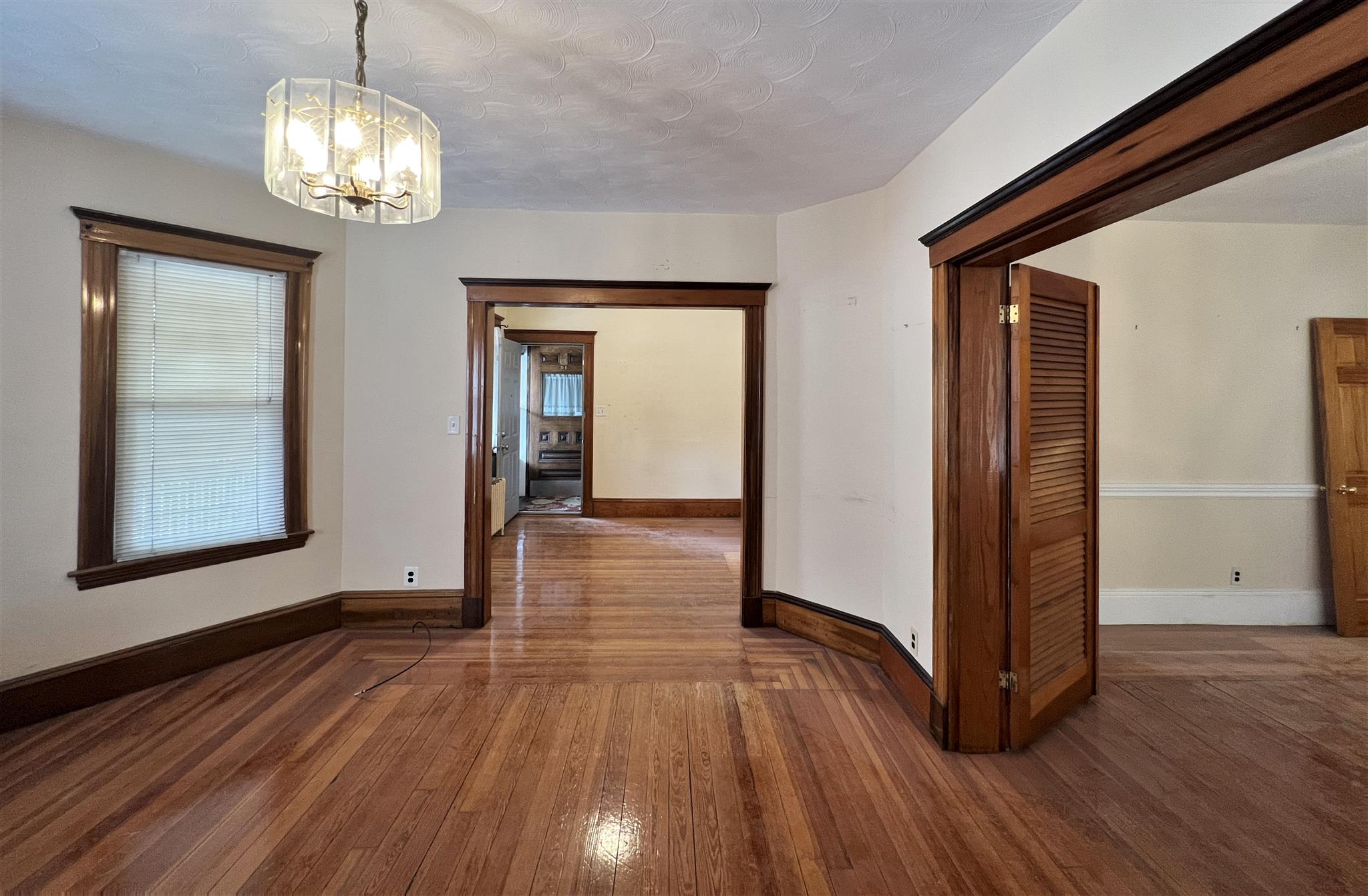 91 Bartlett St, Magoun Square