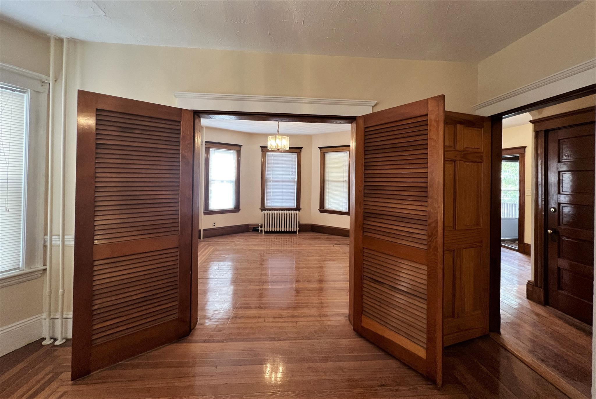 91 Bartlett St, Magoun Square