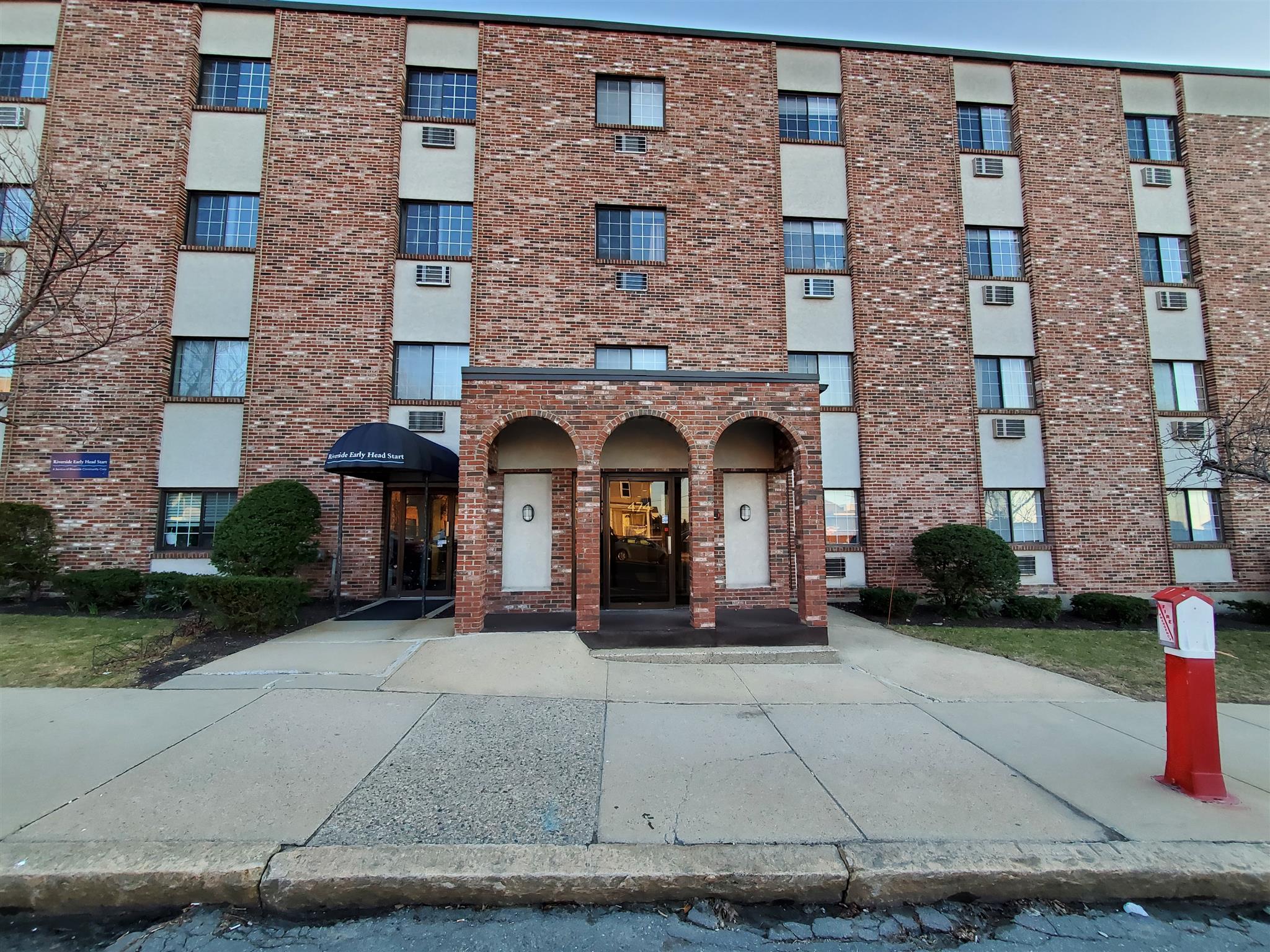 474 Broadway, Magoun Square