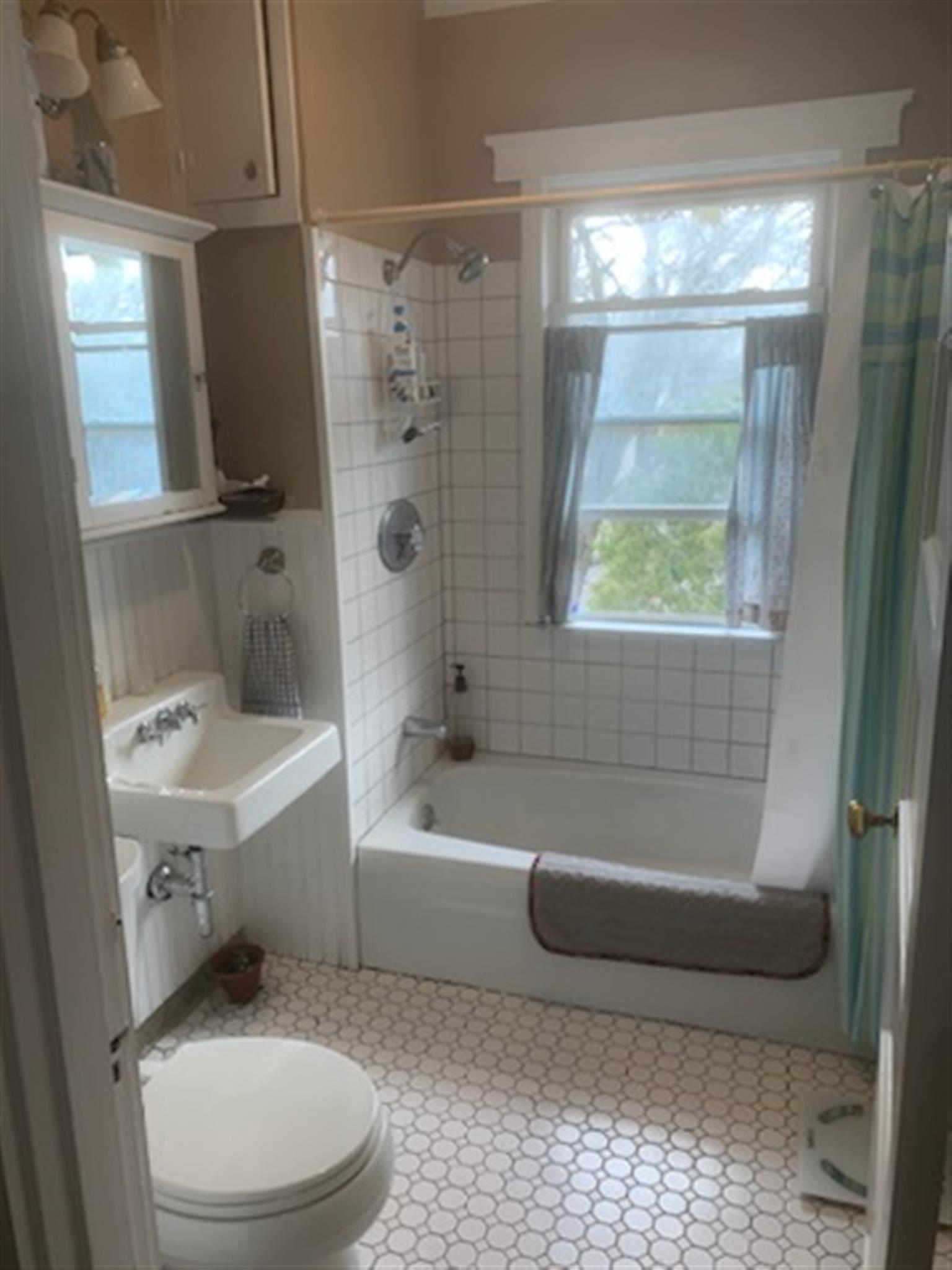 95 Lexington Ave, Huron Village