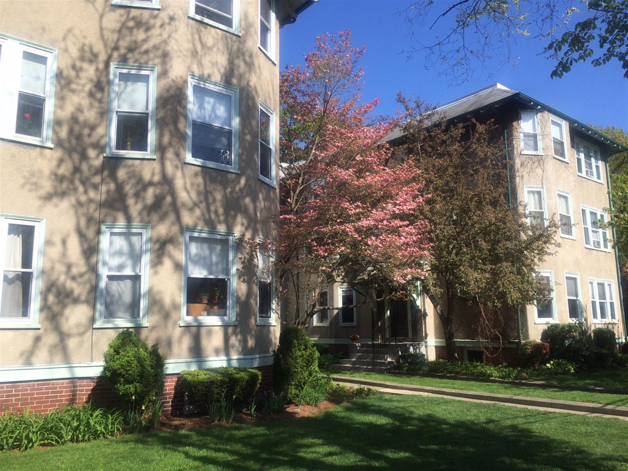 95 Lexington Ave, Huron Village