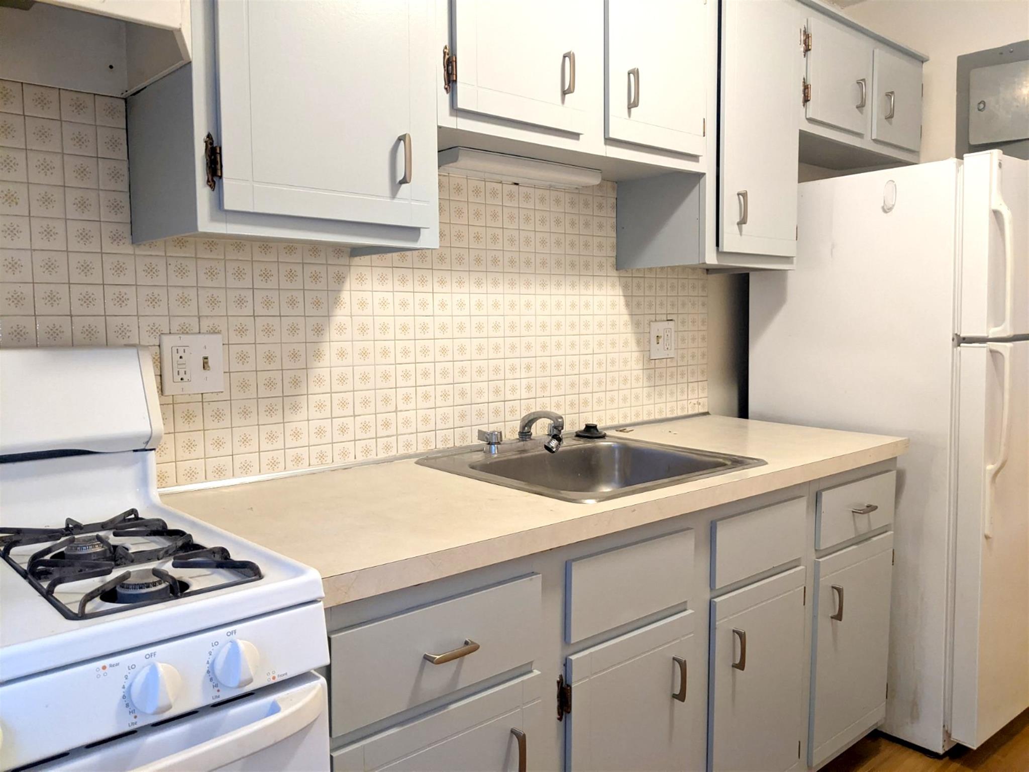 12 Cameron Ave, Davis Square