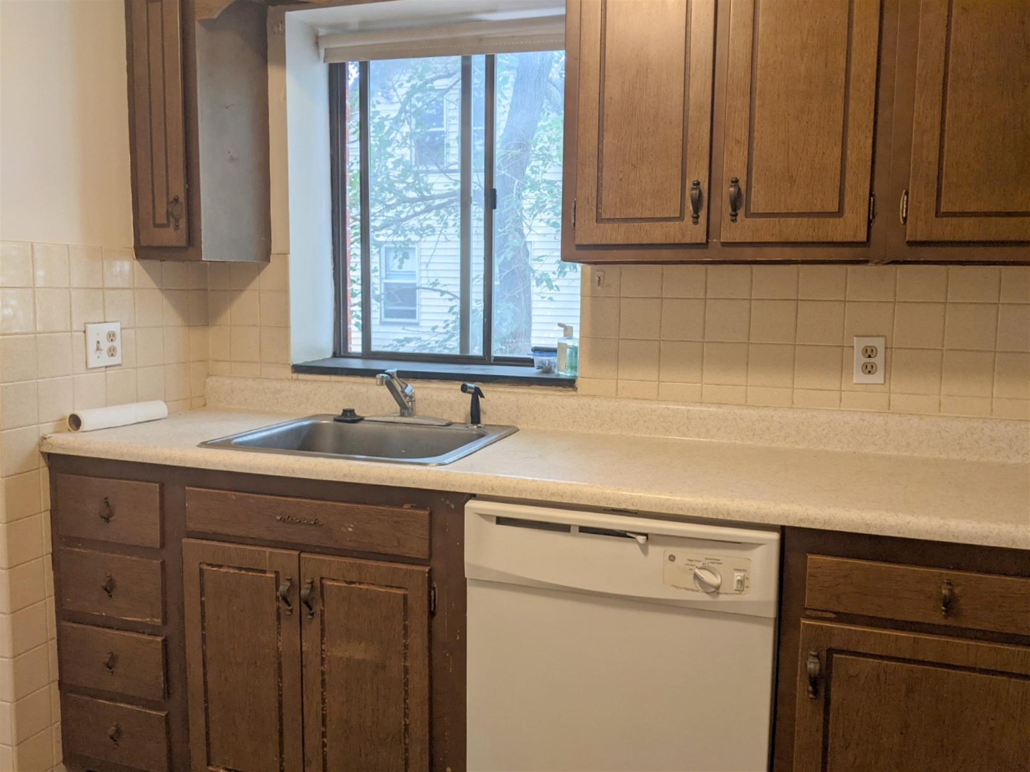 86 Newbury St, Teele Square